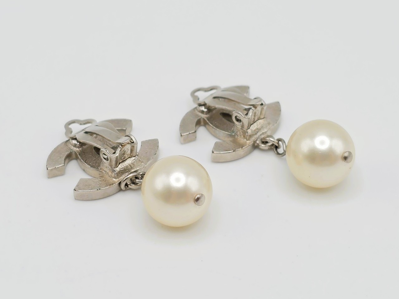 earrings — view 3