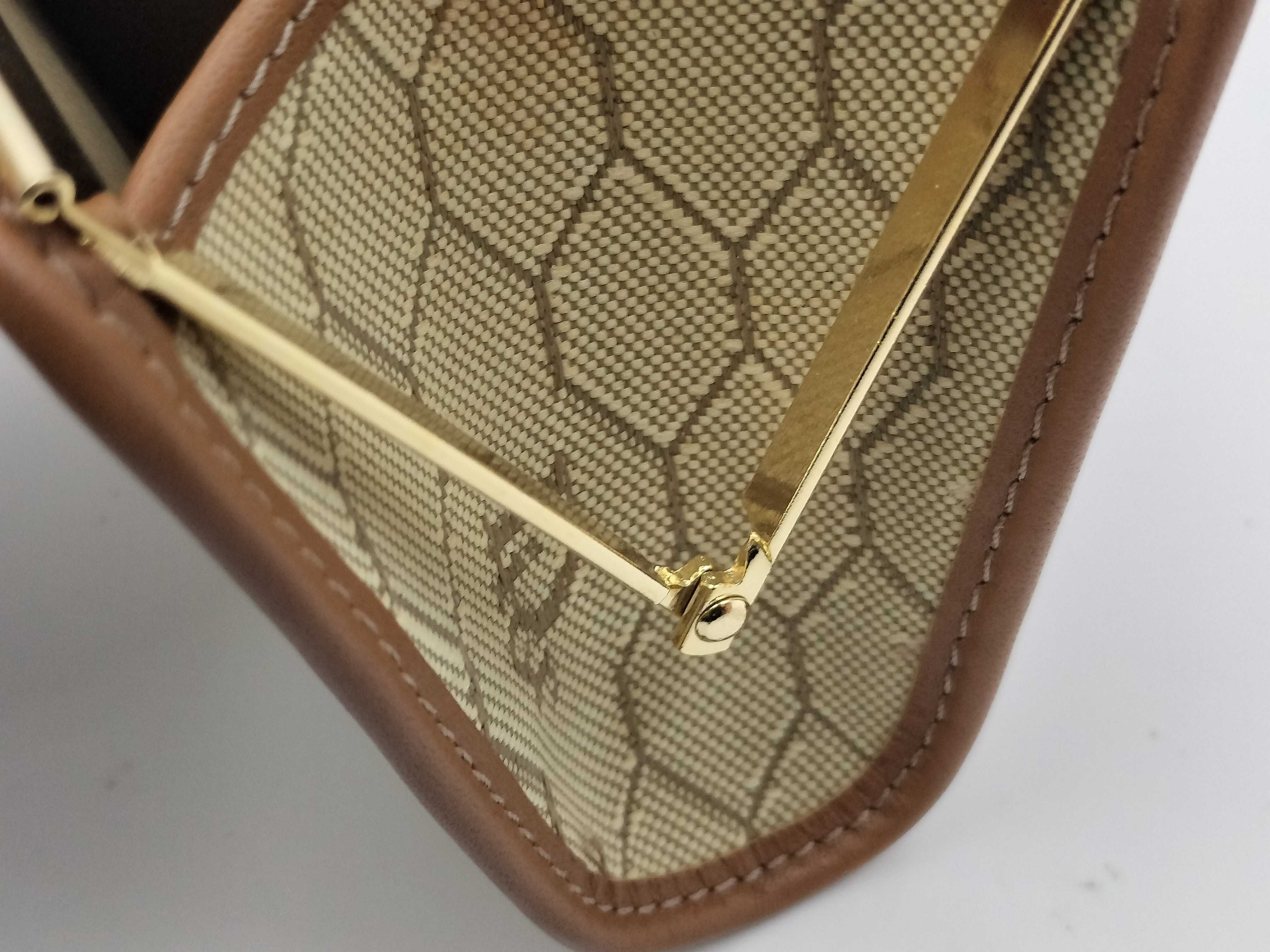 Trotter Coin Case — view 9