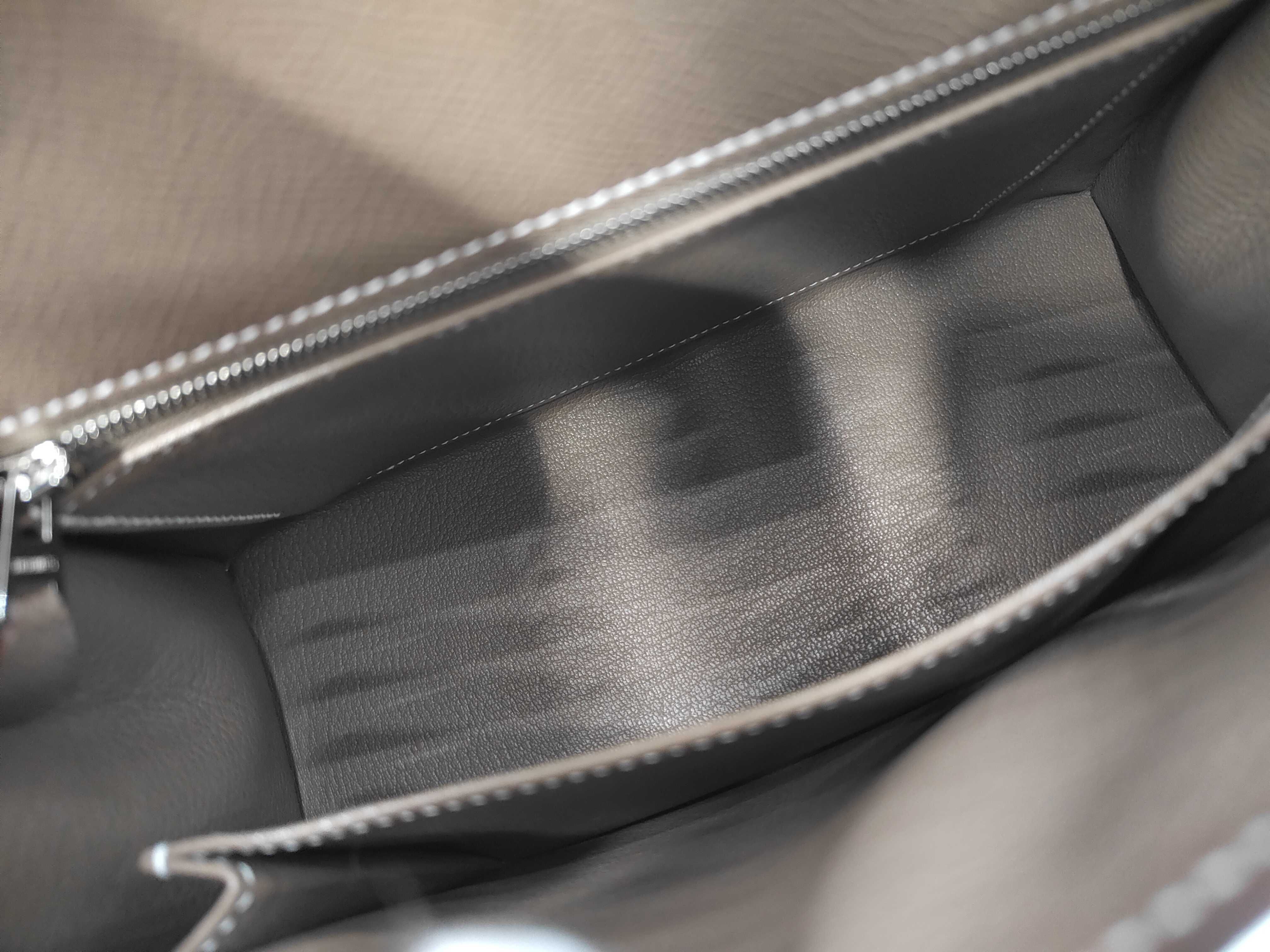 Kelly 25 Sellier Etoupe Epsom Leather Handbag with Silver Hardware (K Stamp) — view 8