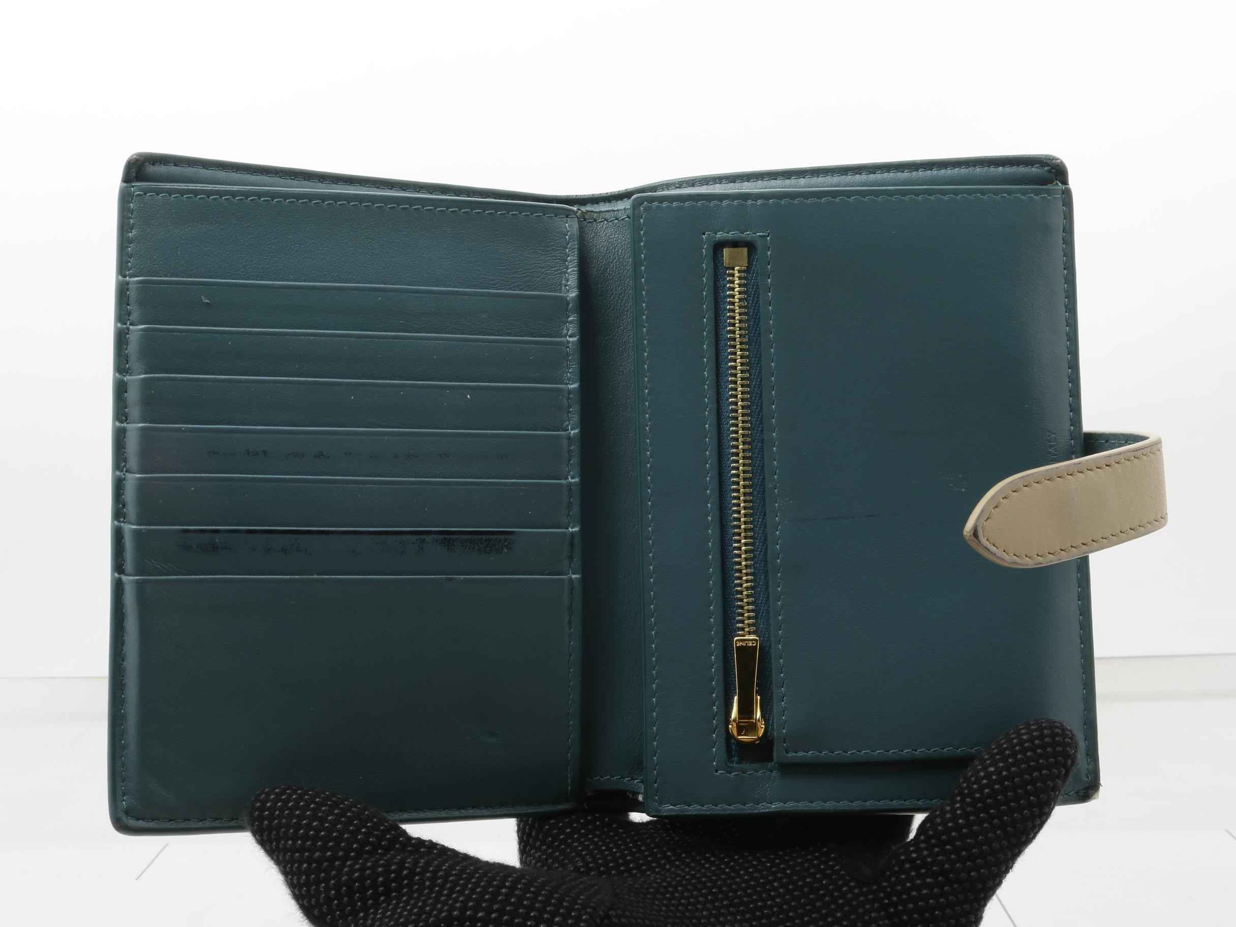 wallet — view 4
