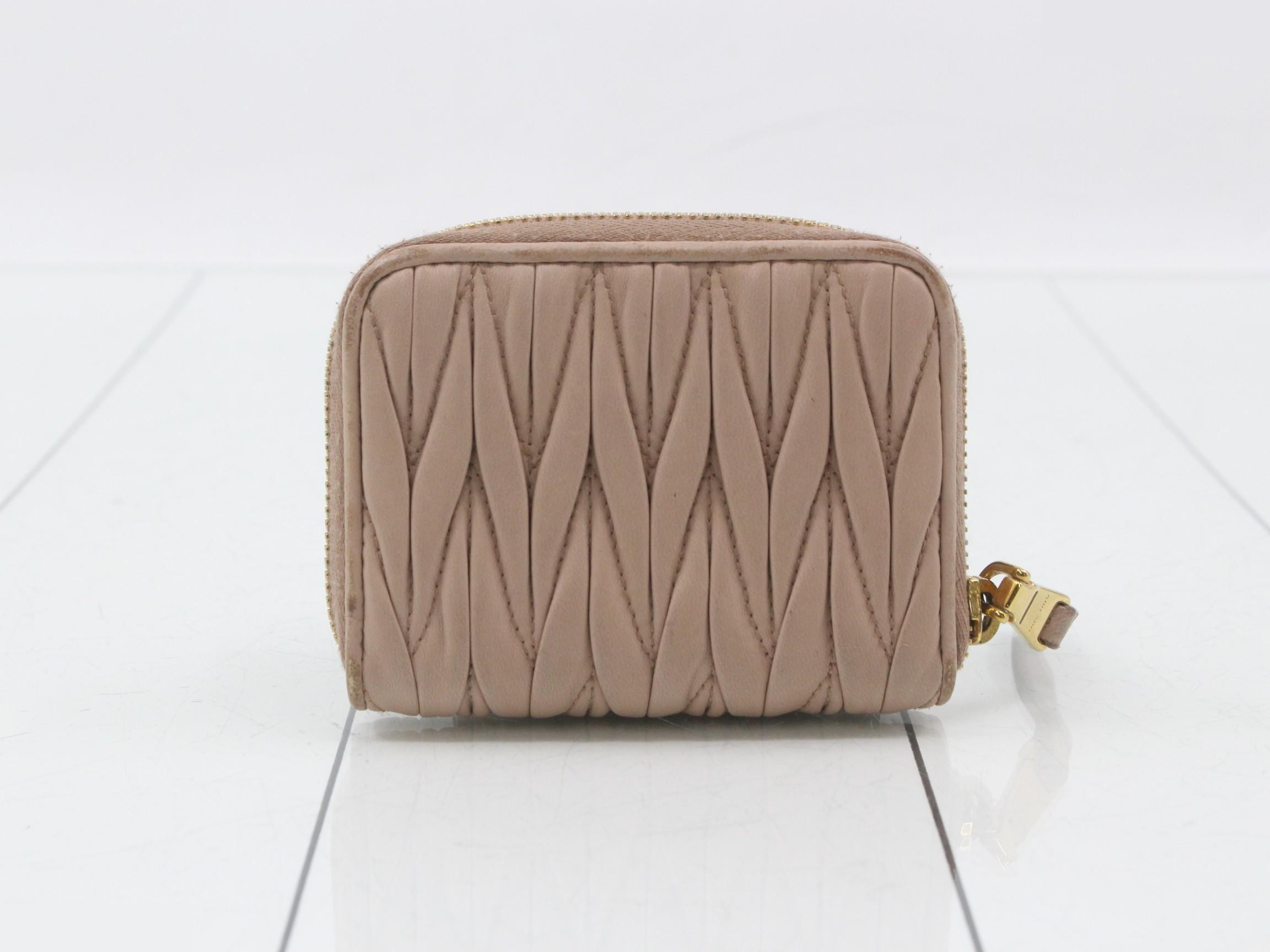 Matelassé (bag) and coin case — view 2