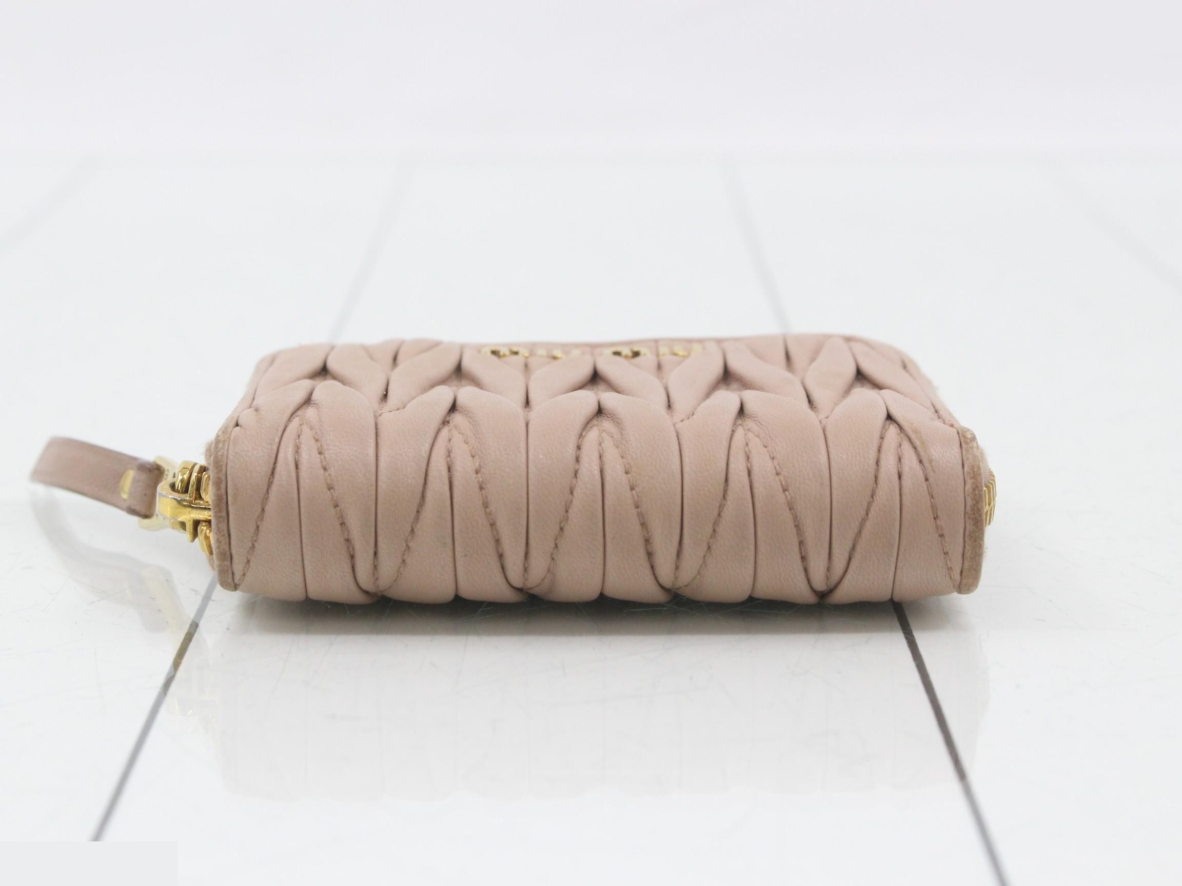 Matelassé (bag) and coin case — view 3