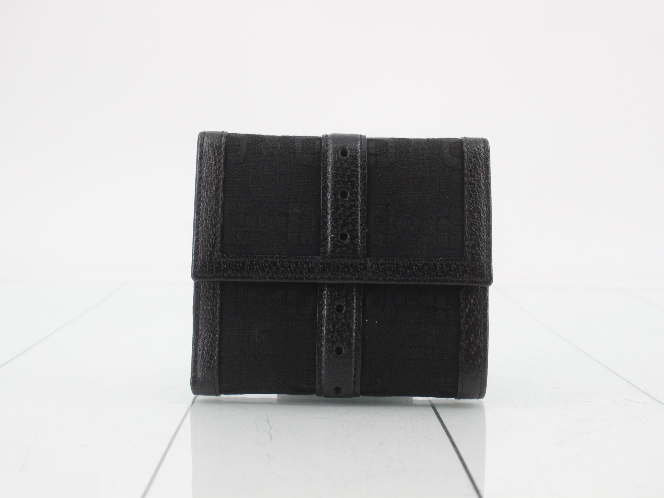 wallet — view 2