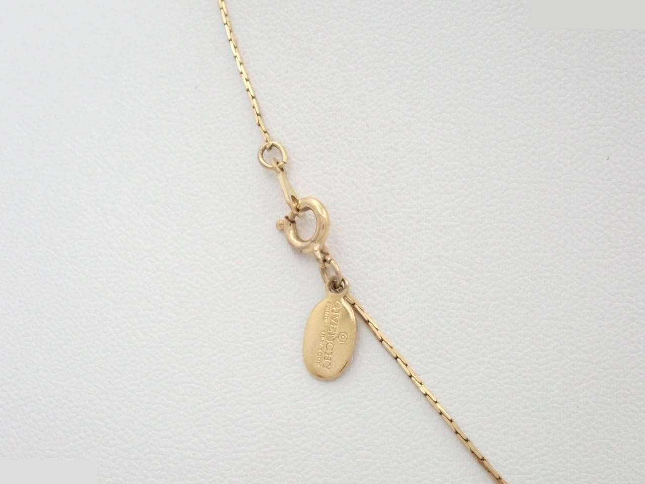 Other lines: Precious metals, necklaces, pendants, chains approximately 40cm long. — view 2