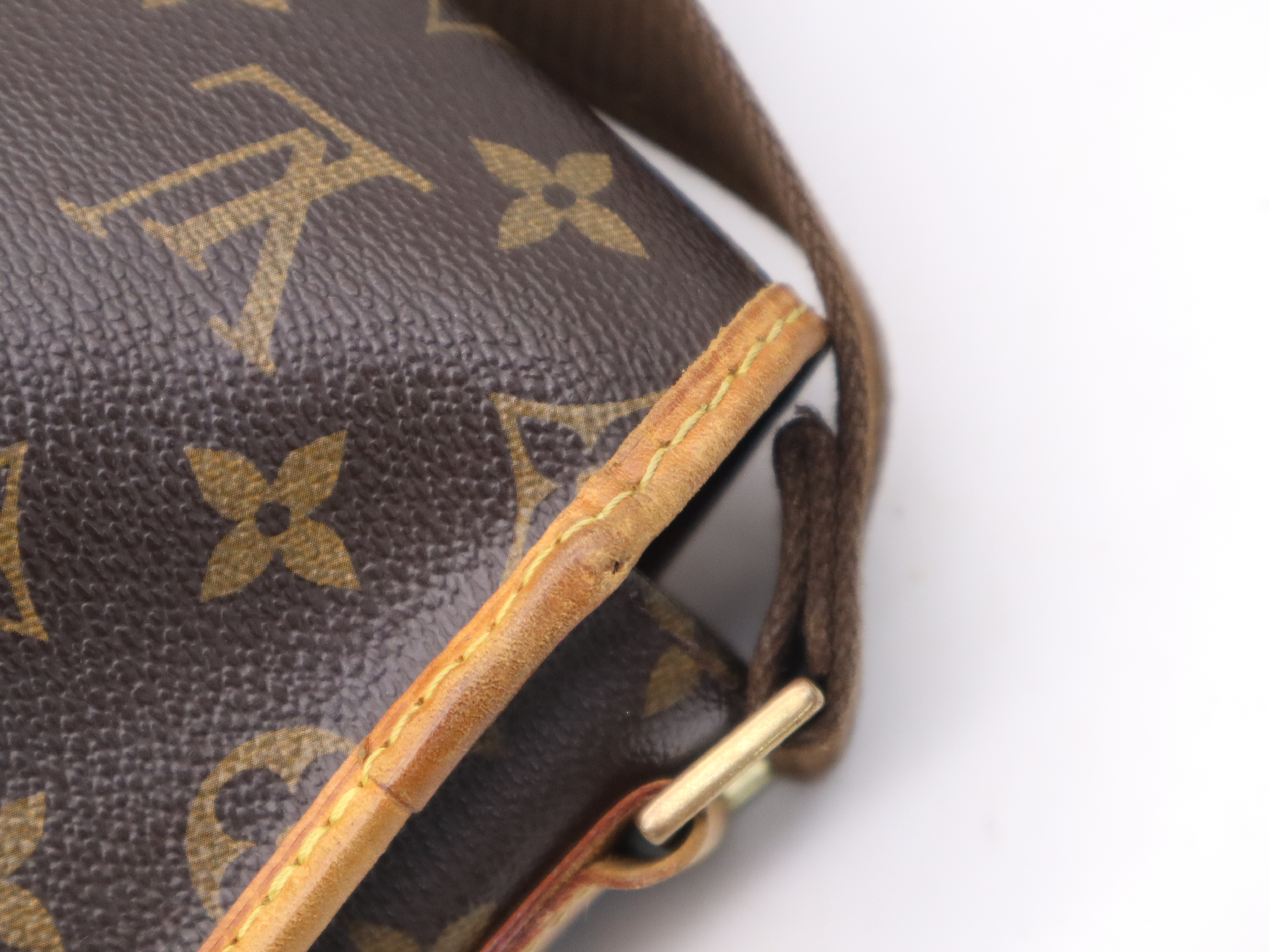 M40106 Monogram Messenger Bosphore PM Shoulder Bag — view 9