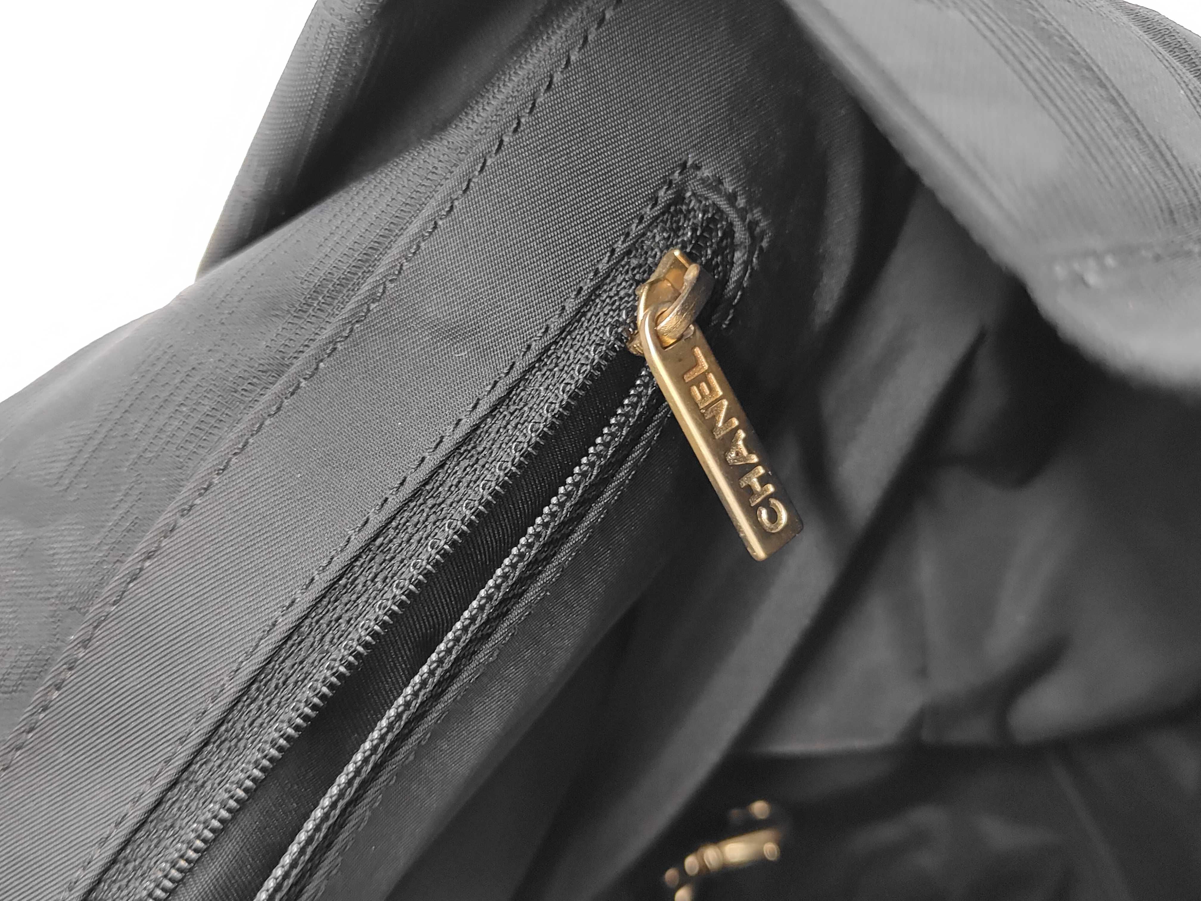 New Travel Line Tote MM Handbag 9974773 Black Tote Bag — view 11