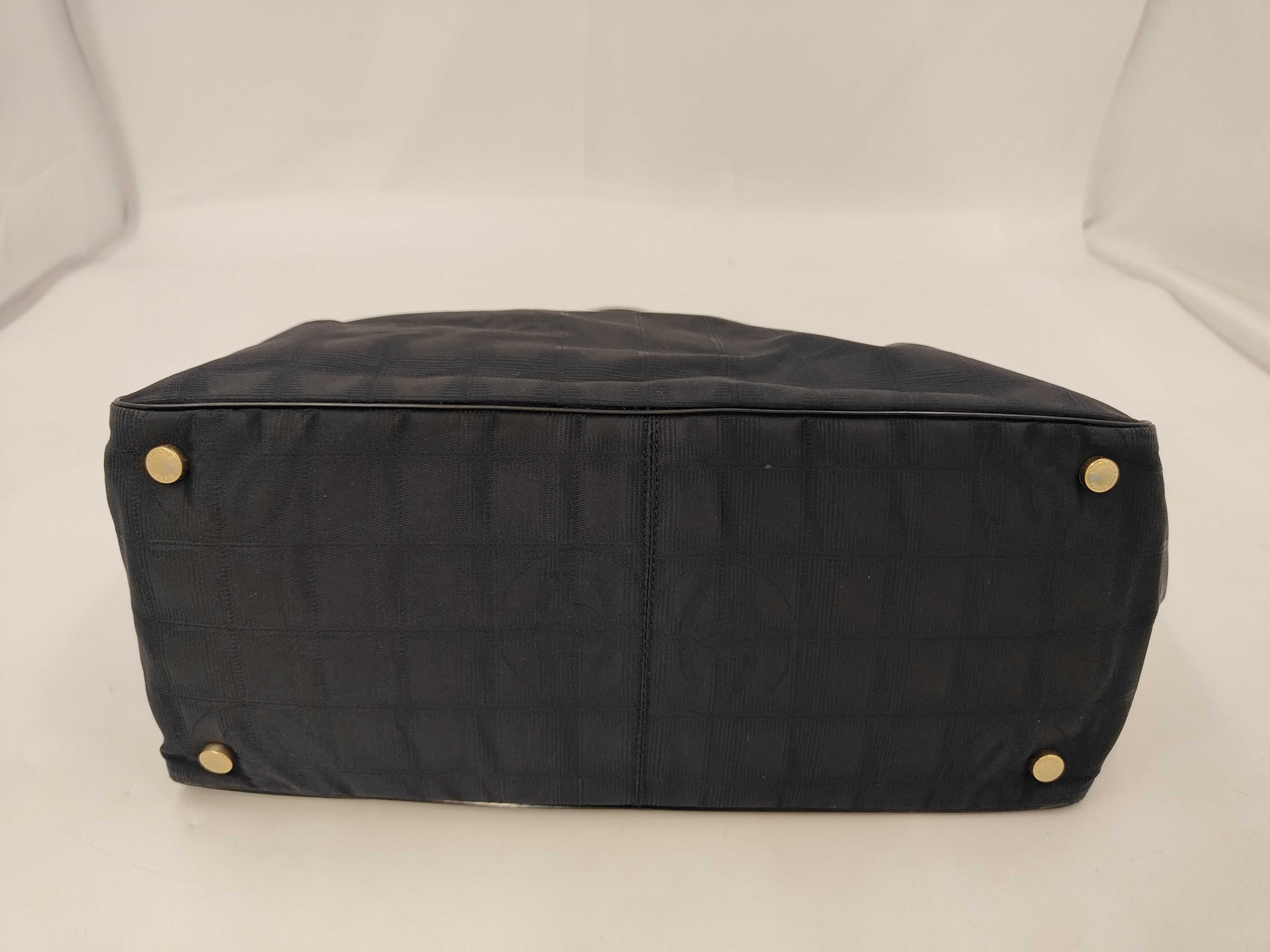 New Travel Line Tote MM Handbag 9974773 Black Tote Bag — view 3