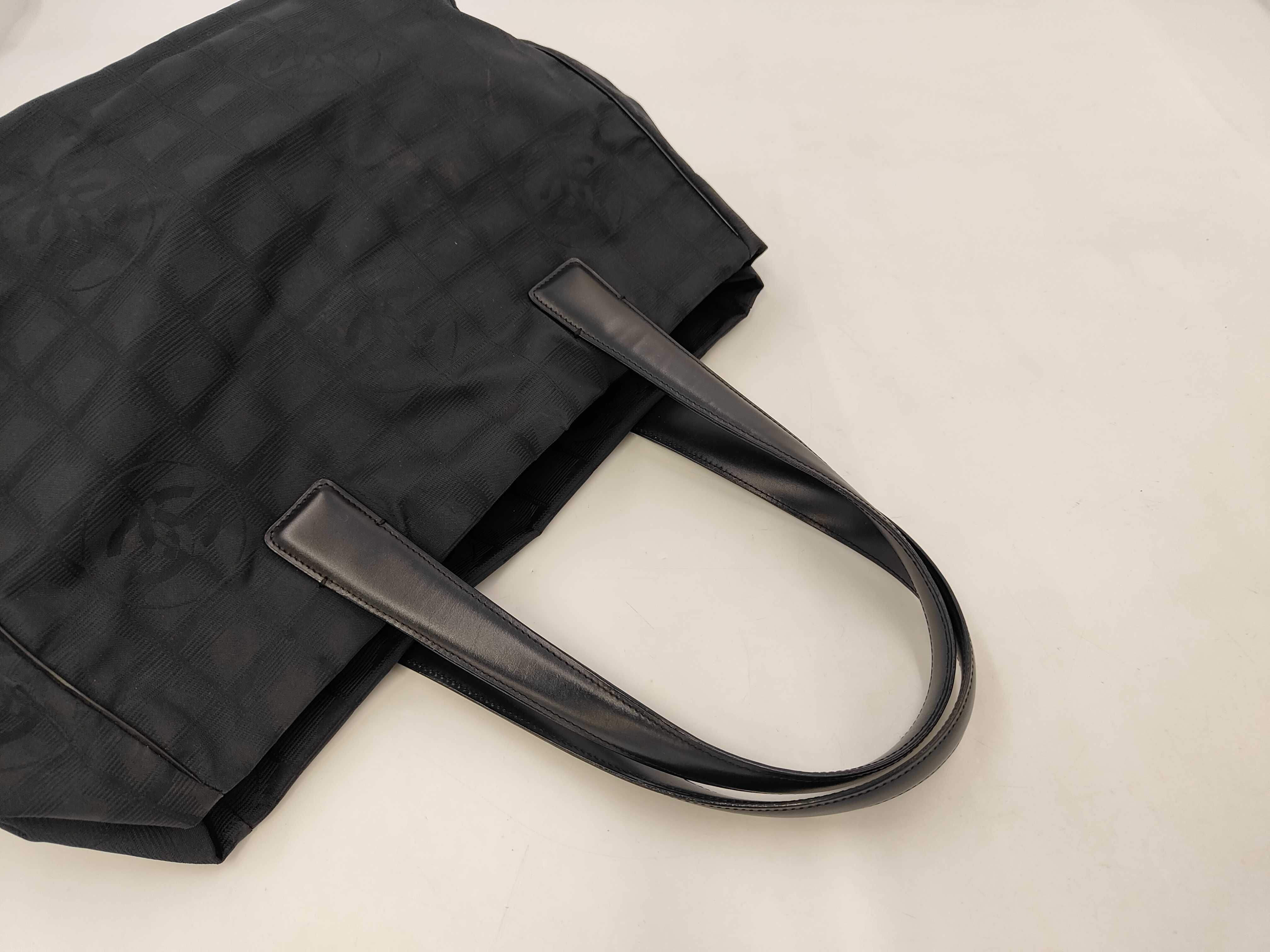 New Travel Line Tote MM Handbag 9974773 Black Tote Bag — view 6