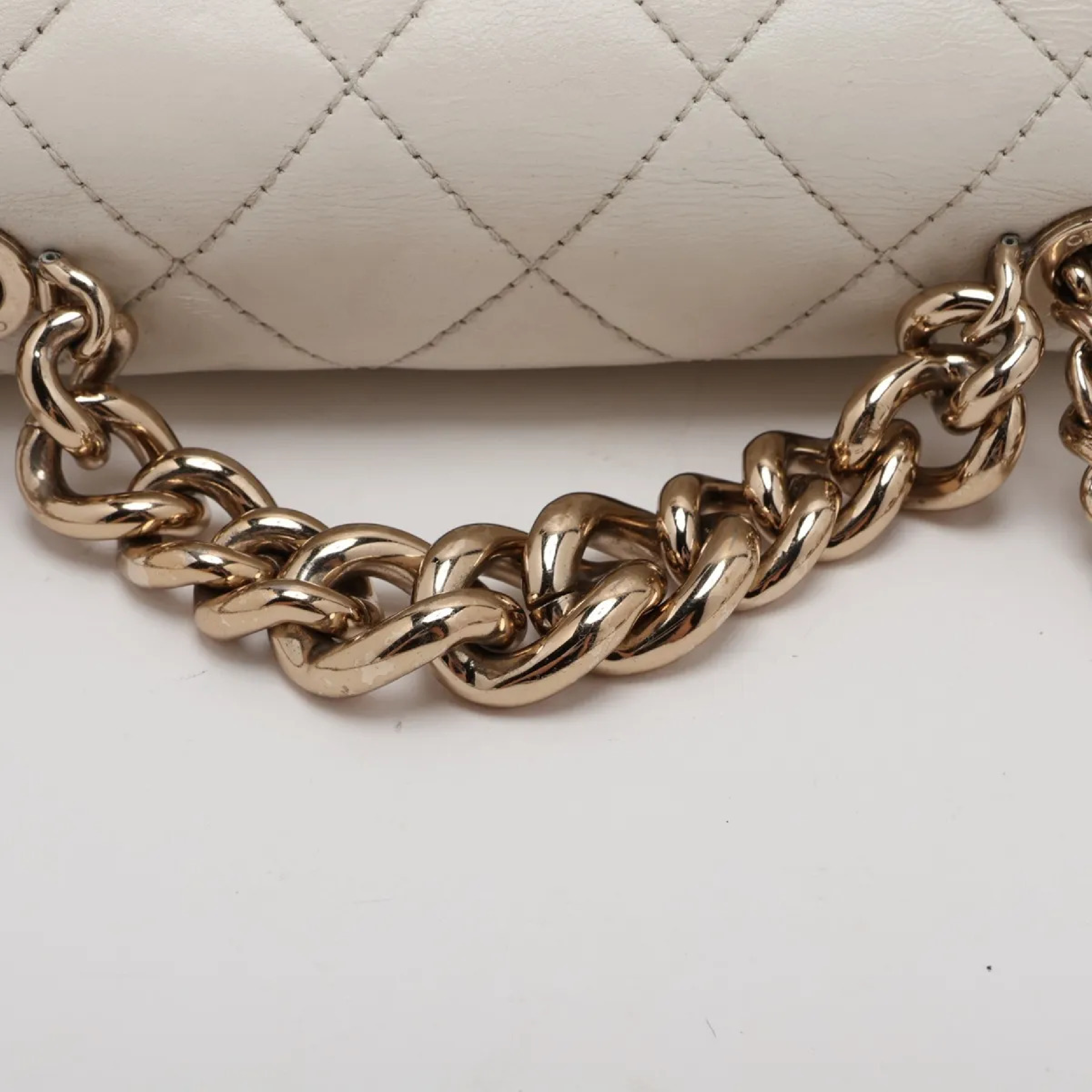 Matelassé Leather Single Flap Single Chain Bag, with seal and card, serial number in the 29 range, shoulder bag. — view 3