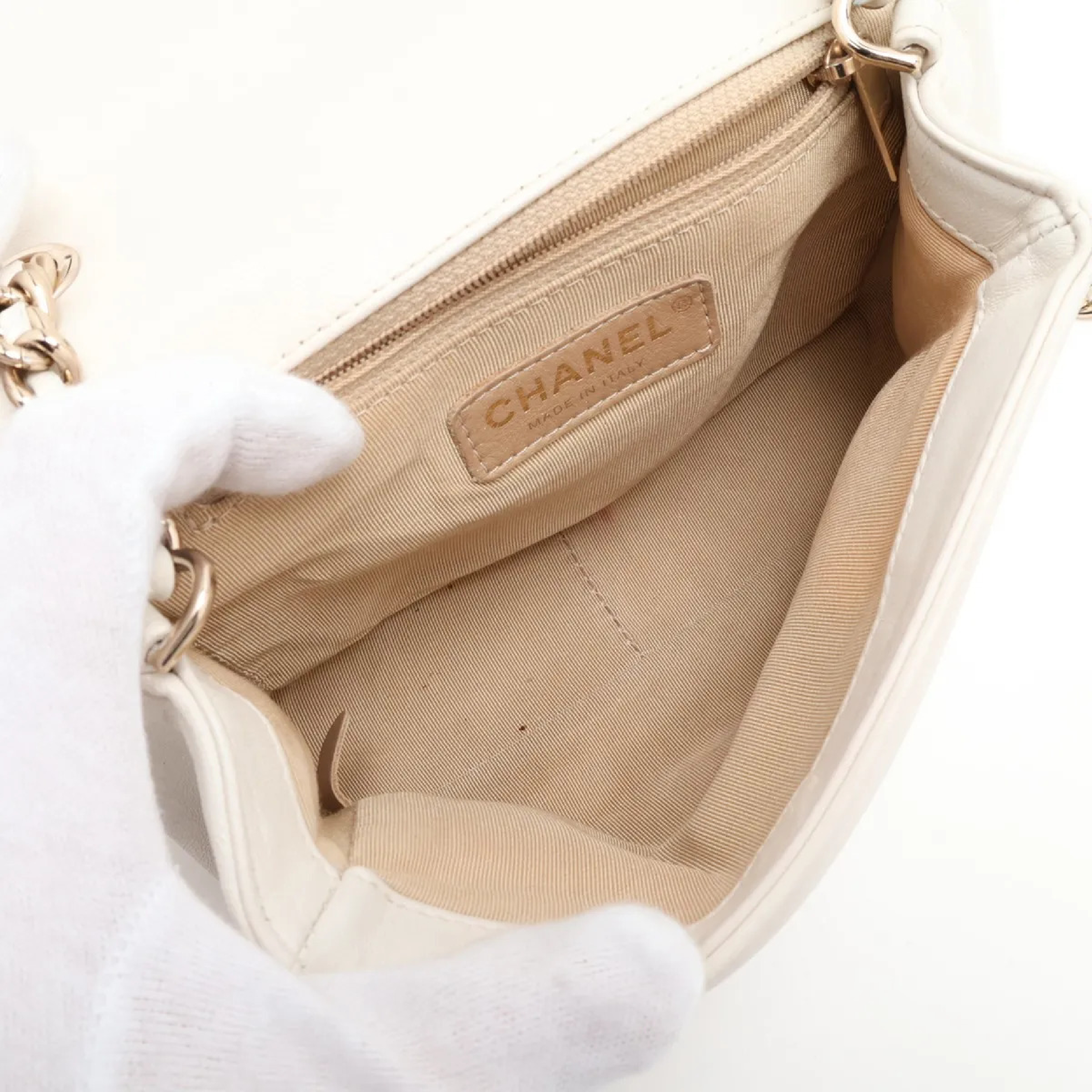 Matelassé Leather Single Flap Single Chain Bag, with seal and card, serial number in the 29 range, shoulder bag. — view 7
