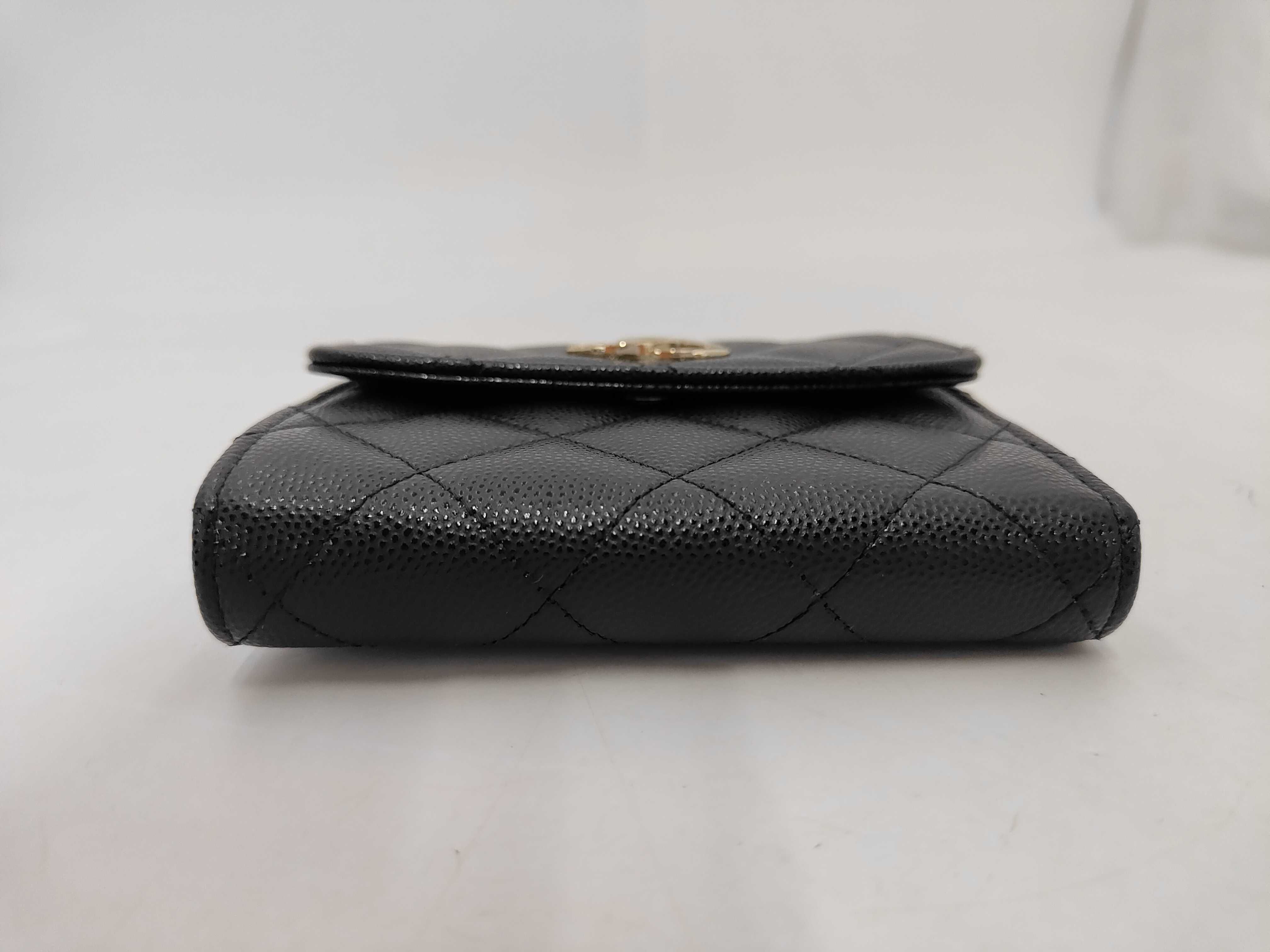Small Wallet Caviar Leather Microchip Wallet — view 3