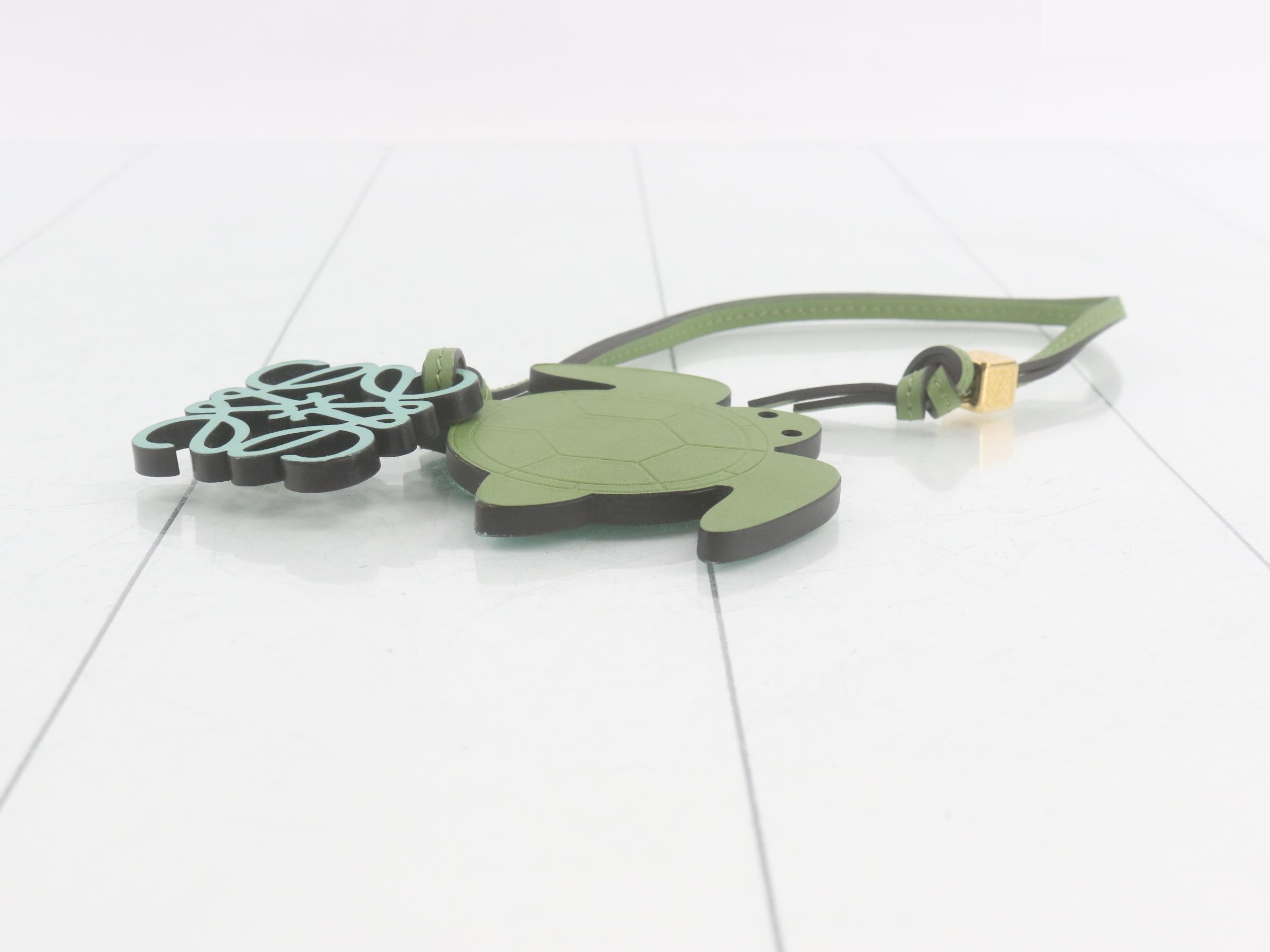 Anagram bag charm, turtle, leather, green — view 3