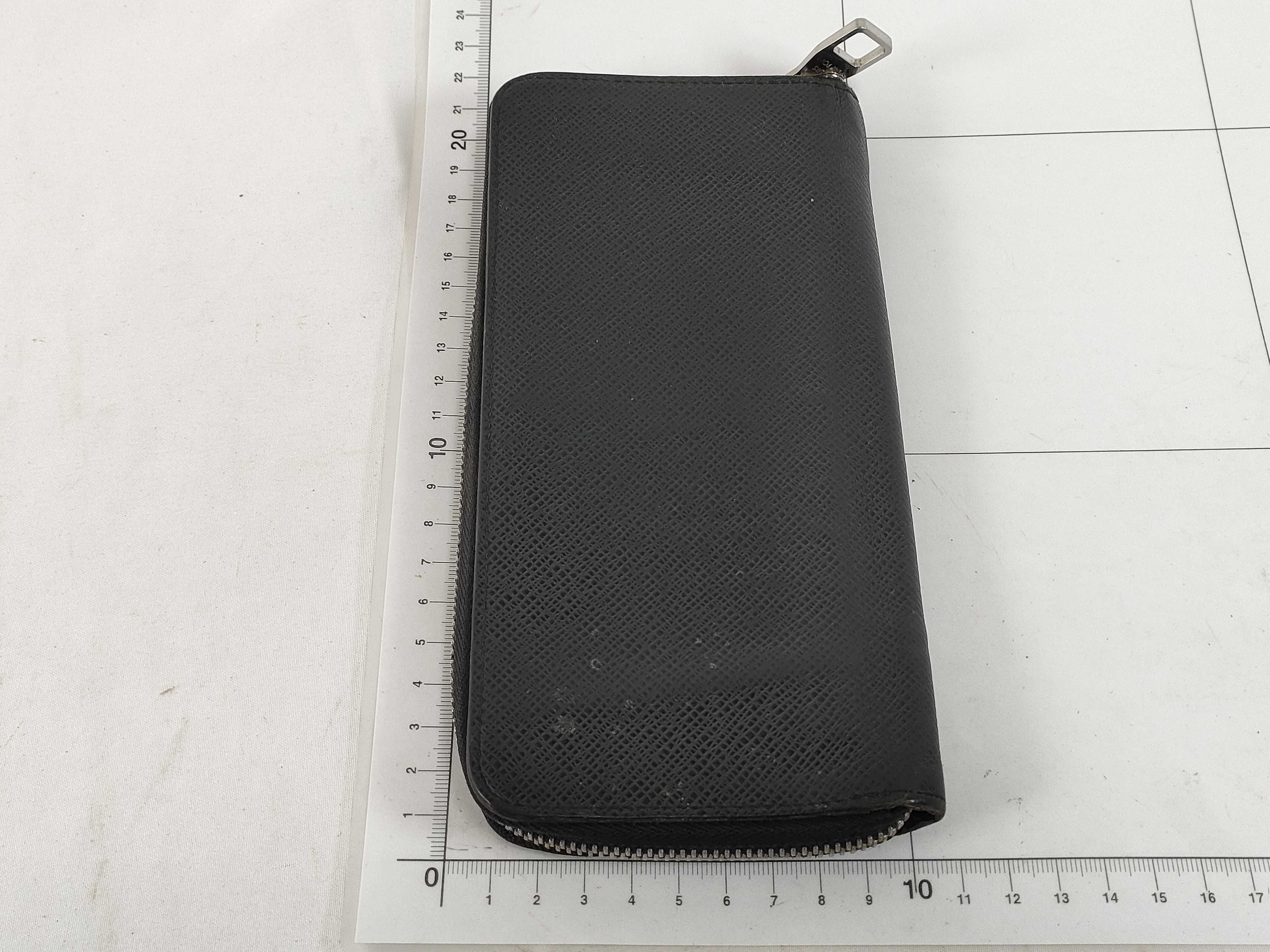 Taiga Round Zipper Long Wallet — view 2