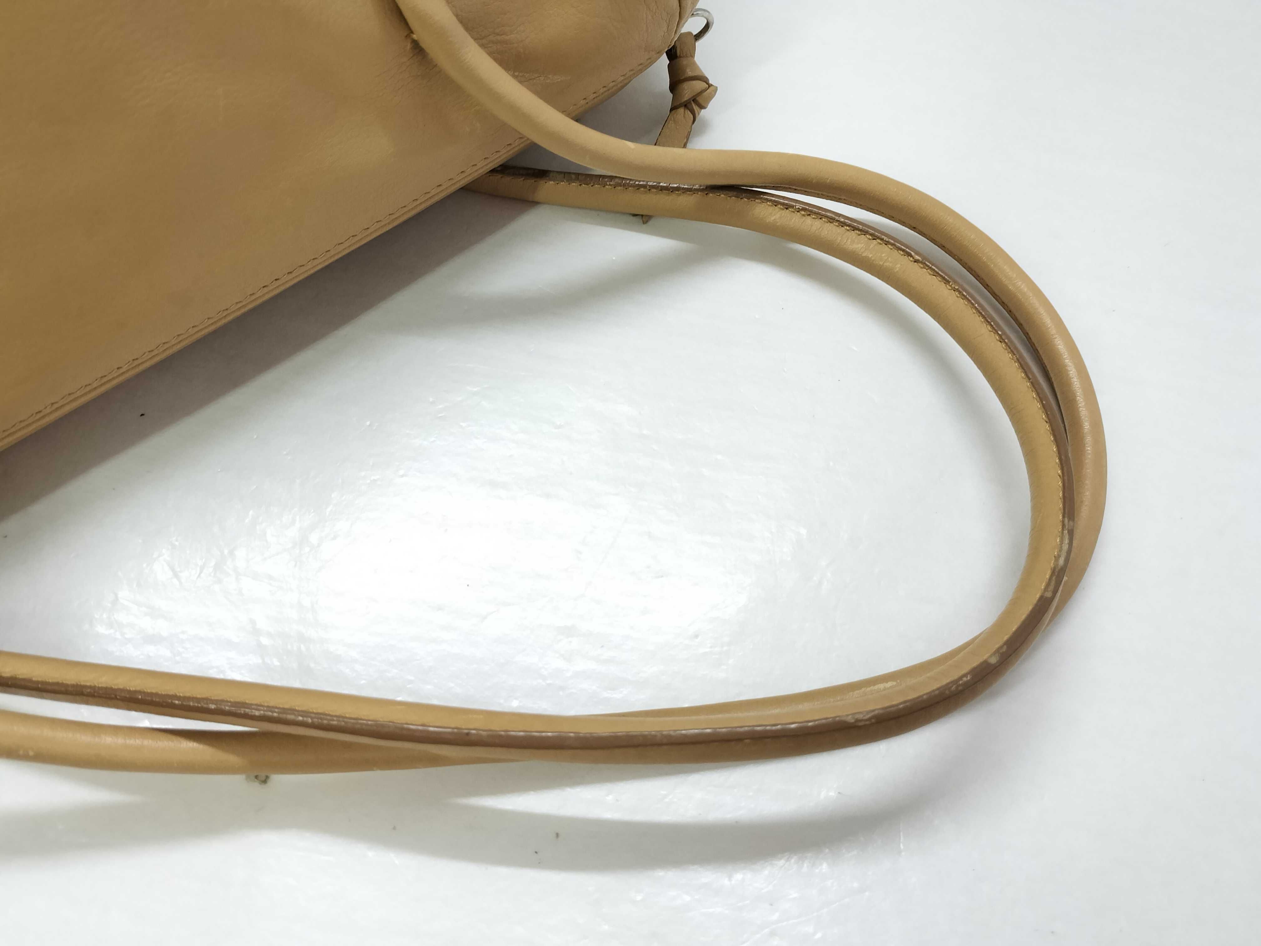 beige handbag — view 3