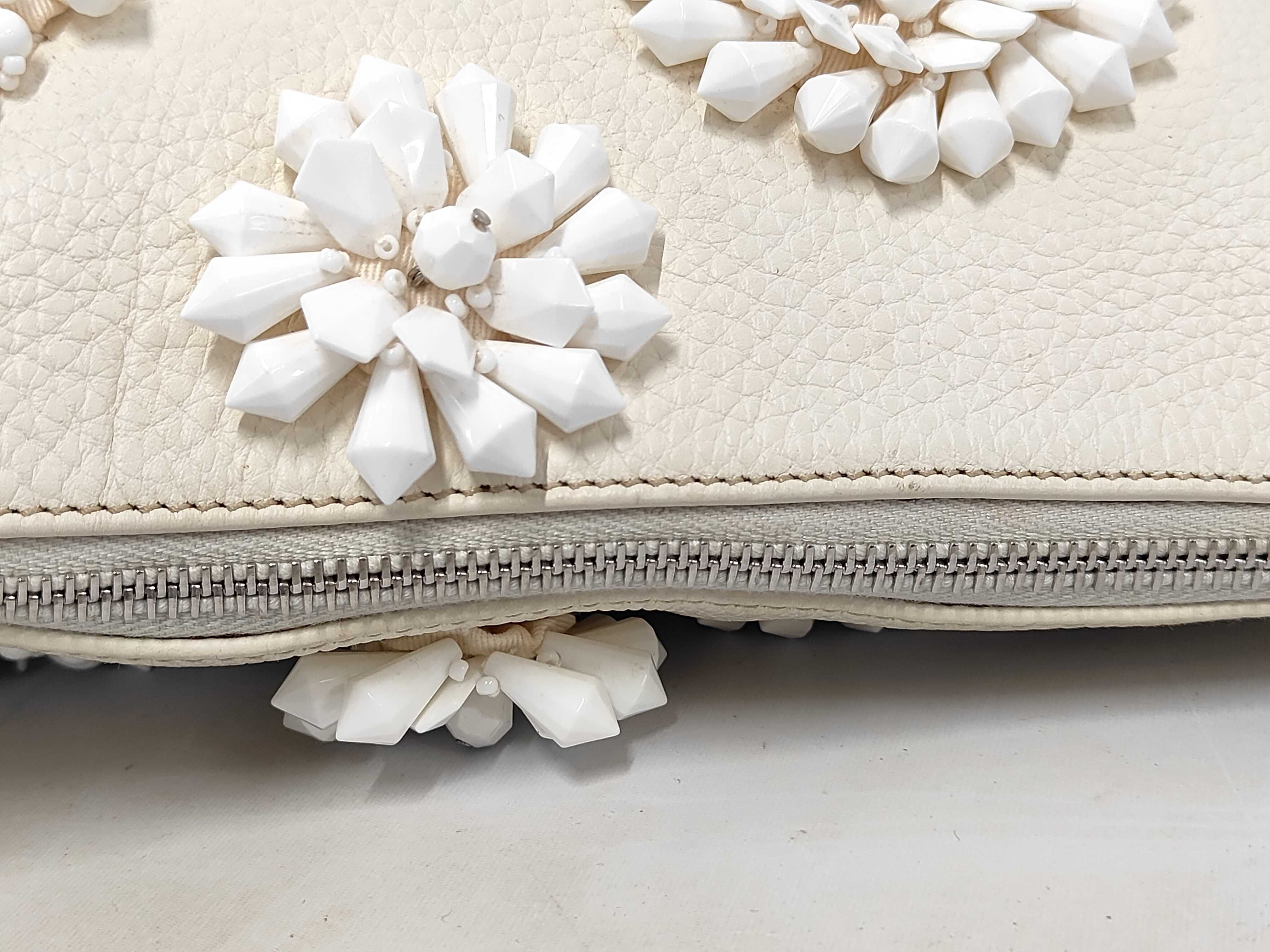 One-Shoulder Leather White Beaded Shoulder Bag (Some fraying) — view 8