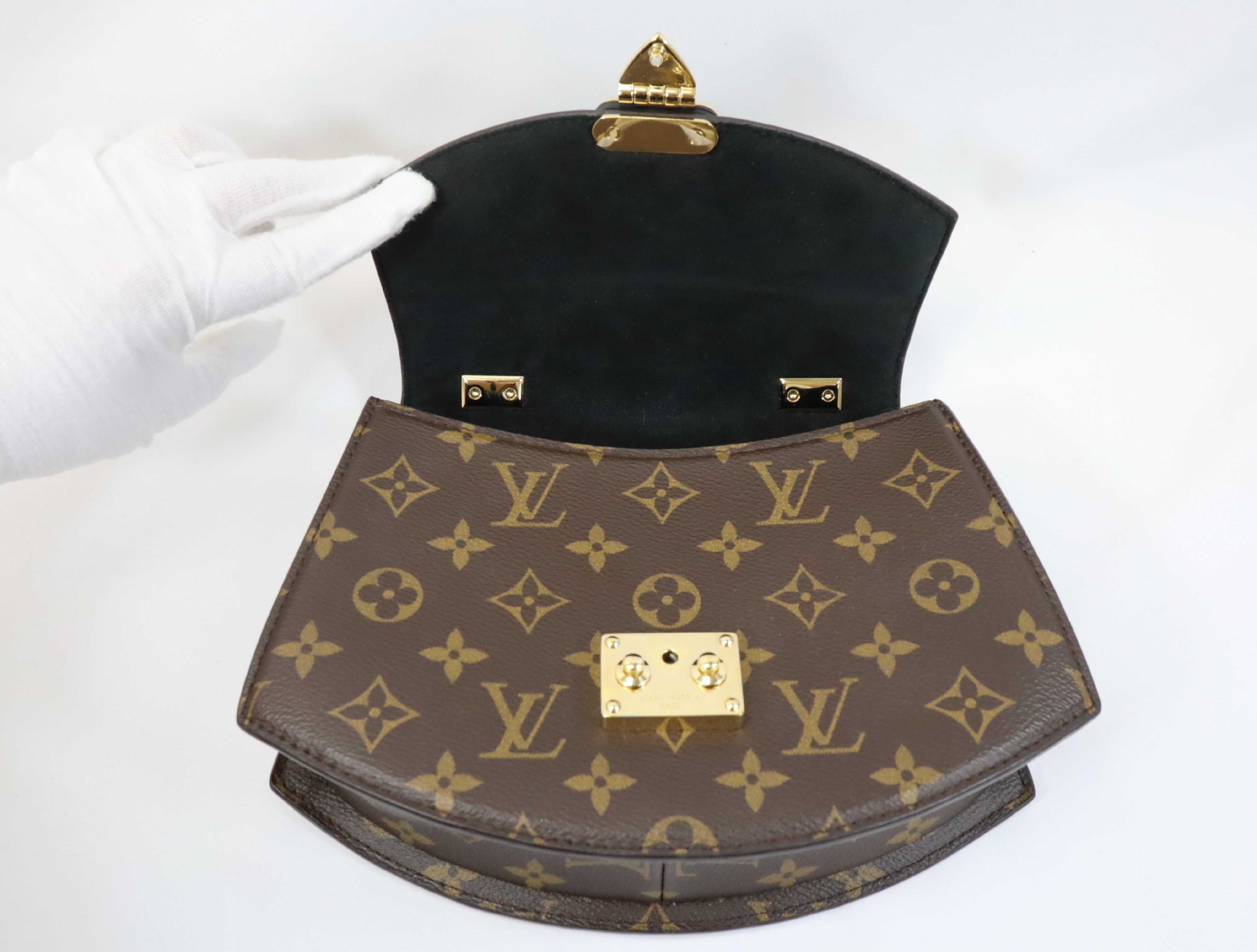 Monogram Reverse Tilsit M46548 Shoulder Bag (RFID detected) — view 14