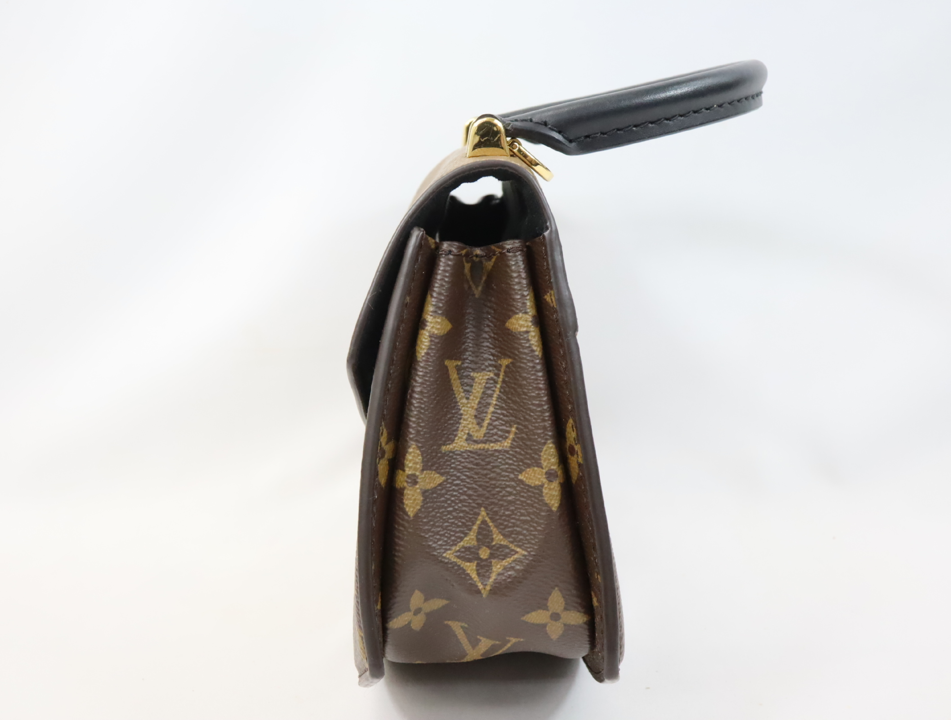 Monogram Reverse Tilsit M46548 Shoulder Bag (RFID detected) — view 4