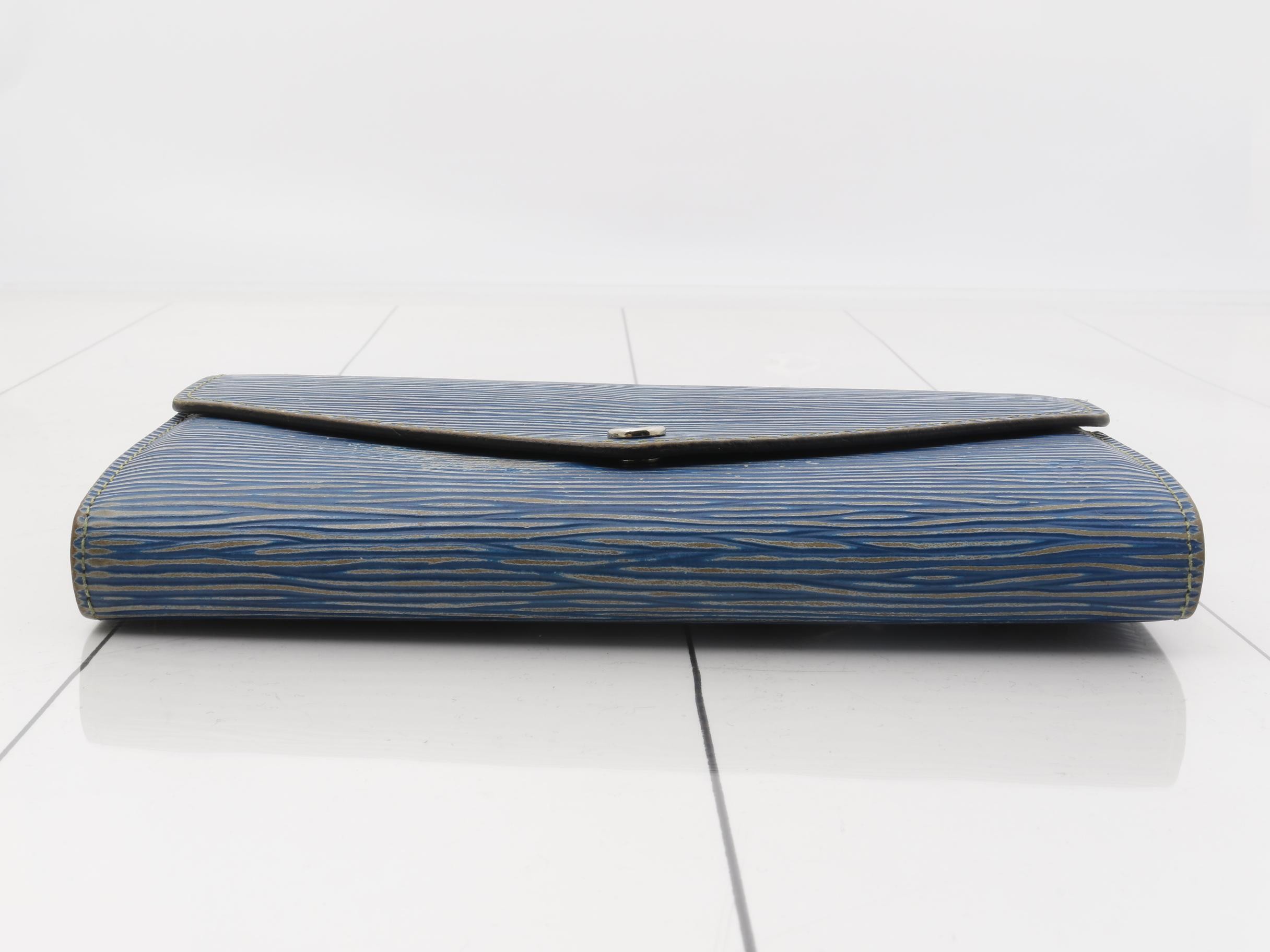 Epi Denim Portefeuille Sarah Denim Light Bi-fold Long Wallet — view 3