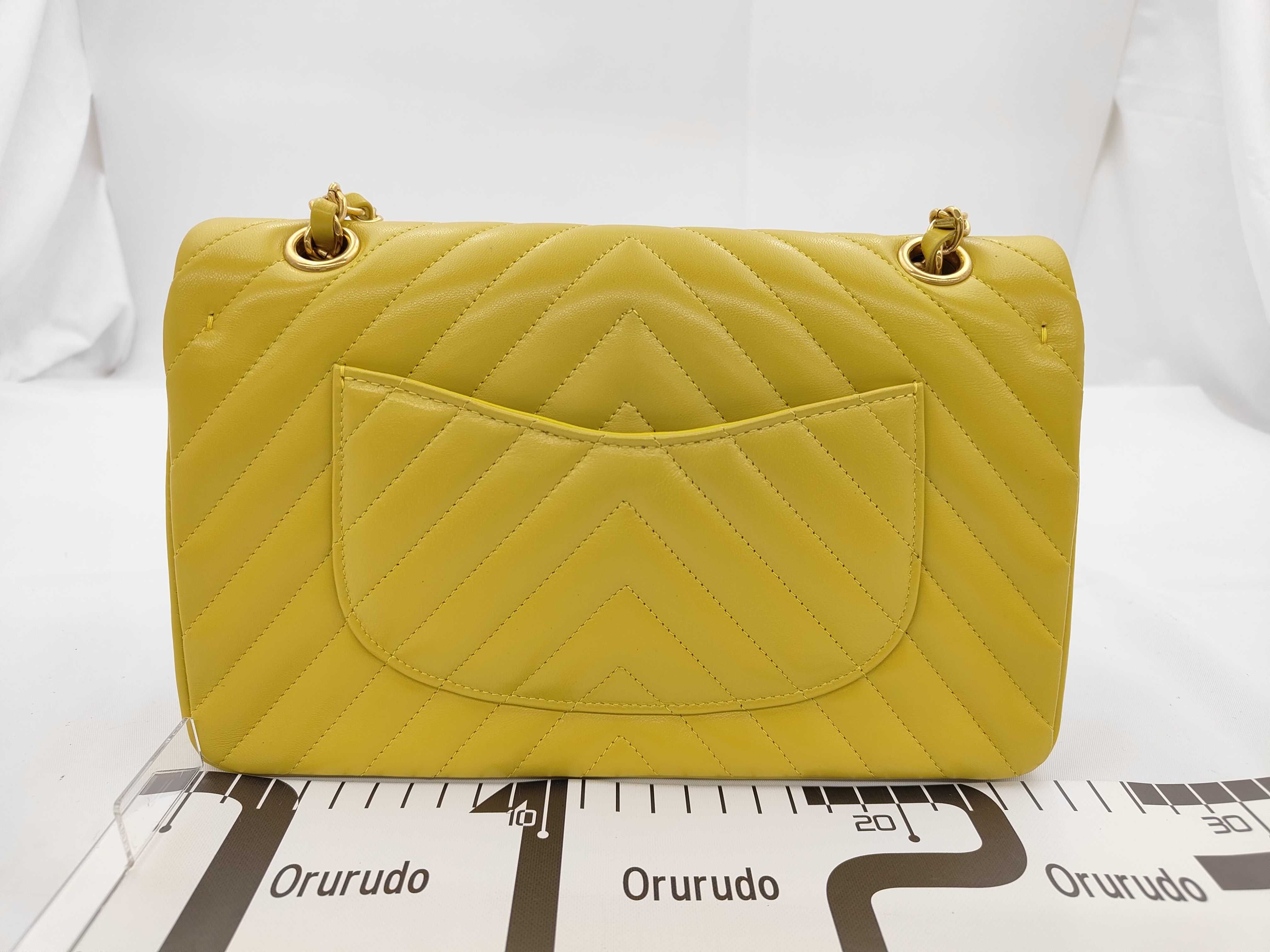 Matelassé 25 Double Flap V-Stitch Lambskin Yellow Chain Shoulder Bag — view 2
