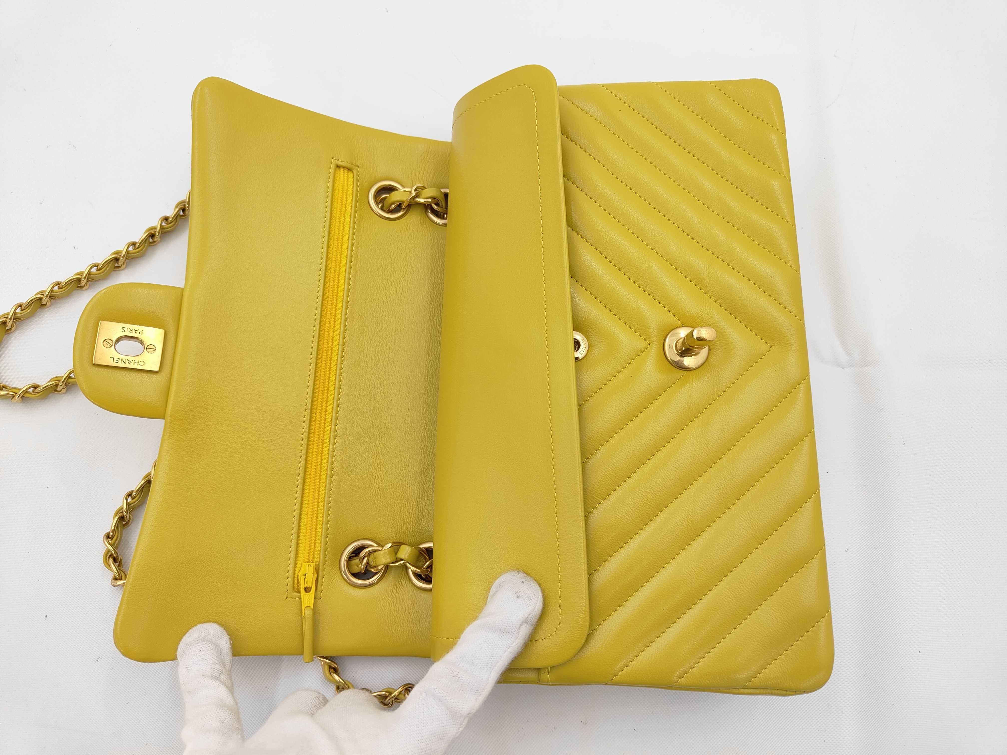 Matelassé 25 Double Flap V-Stitch Lambskin Yellow Chain Shoulder Bag — view 14