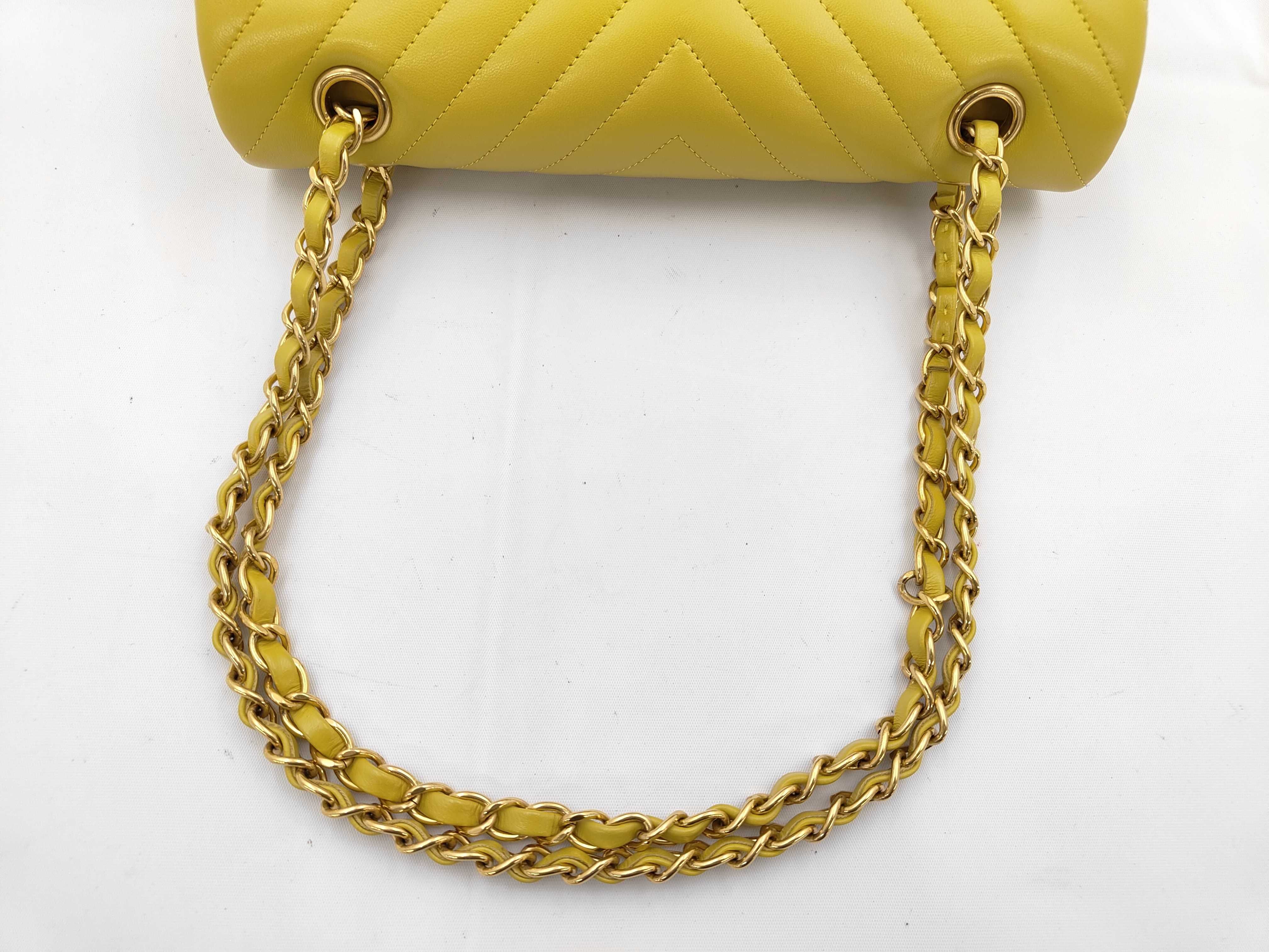 Matelassé 25 Double Flap V-Stitch Lambskin Yellow Chain Shoulder Bag — view 3