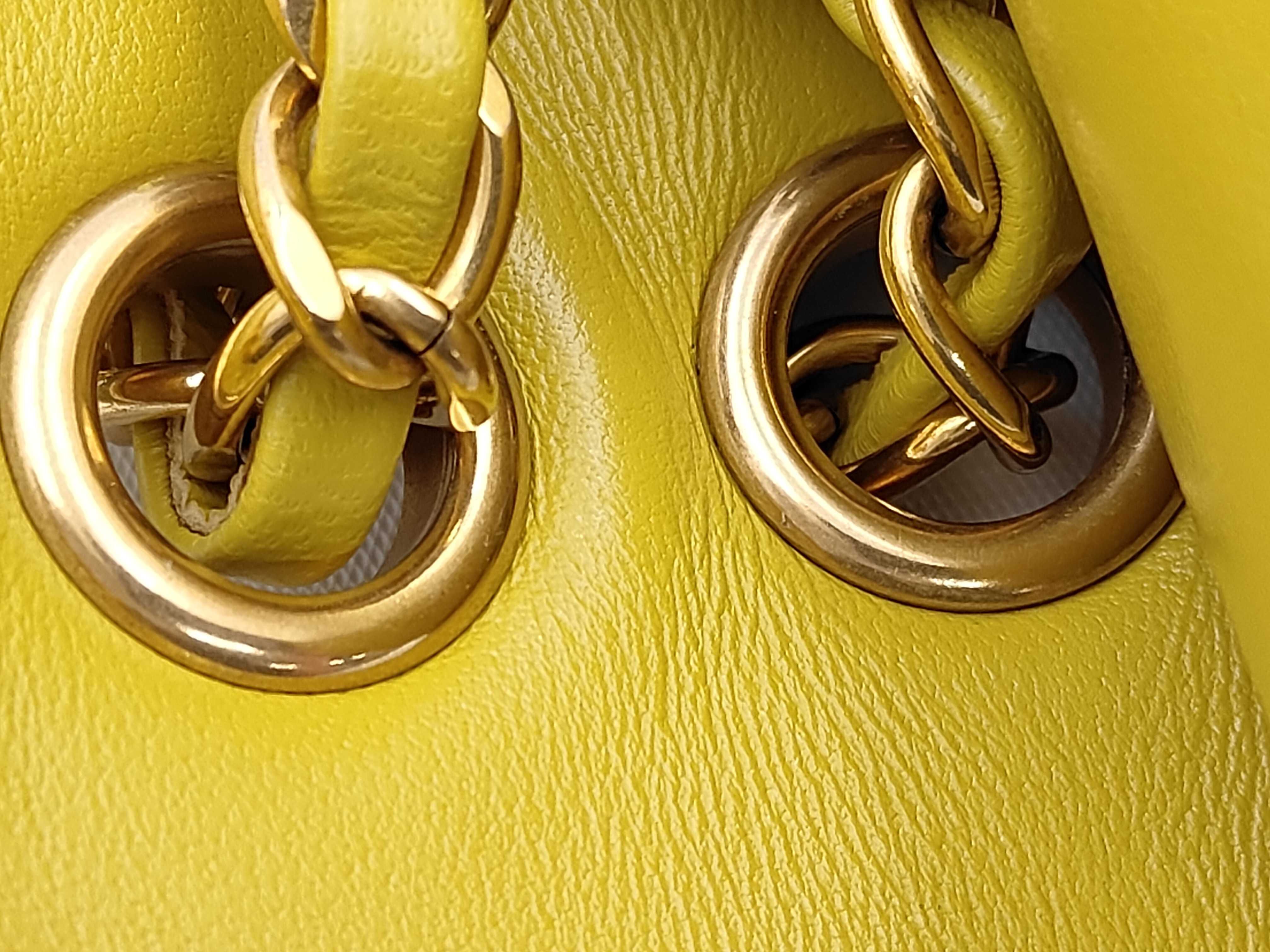 Matelassé 25 Double Flap V-Stitch Lambskin Yellow Chain Shoulder Bag — view 7