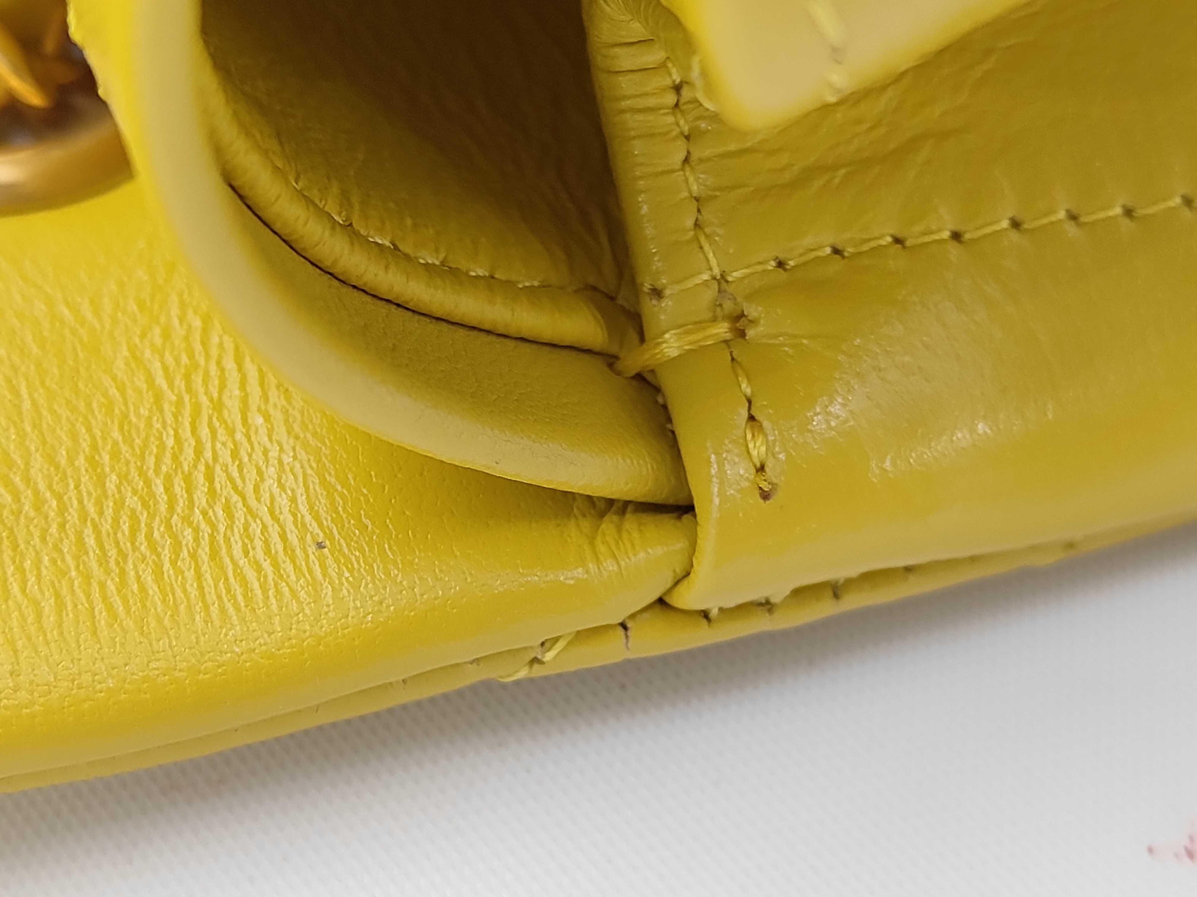 Matelassé 25 Double Flap V-Stitch Lambskin Yellow Chain Shoulder Bag — view 8