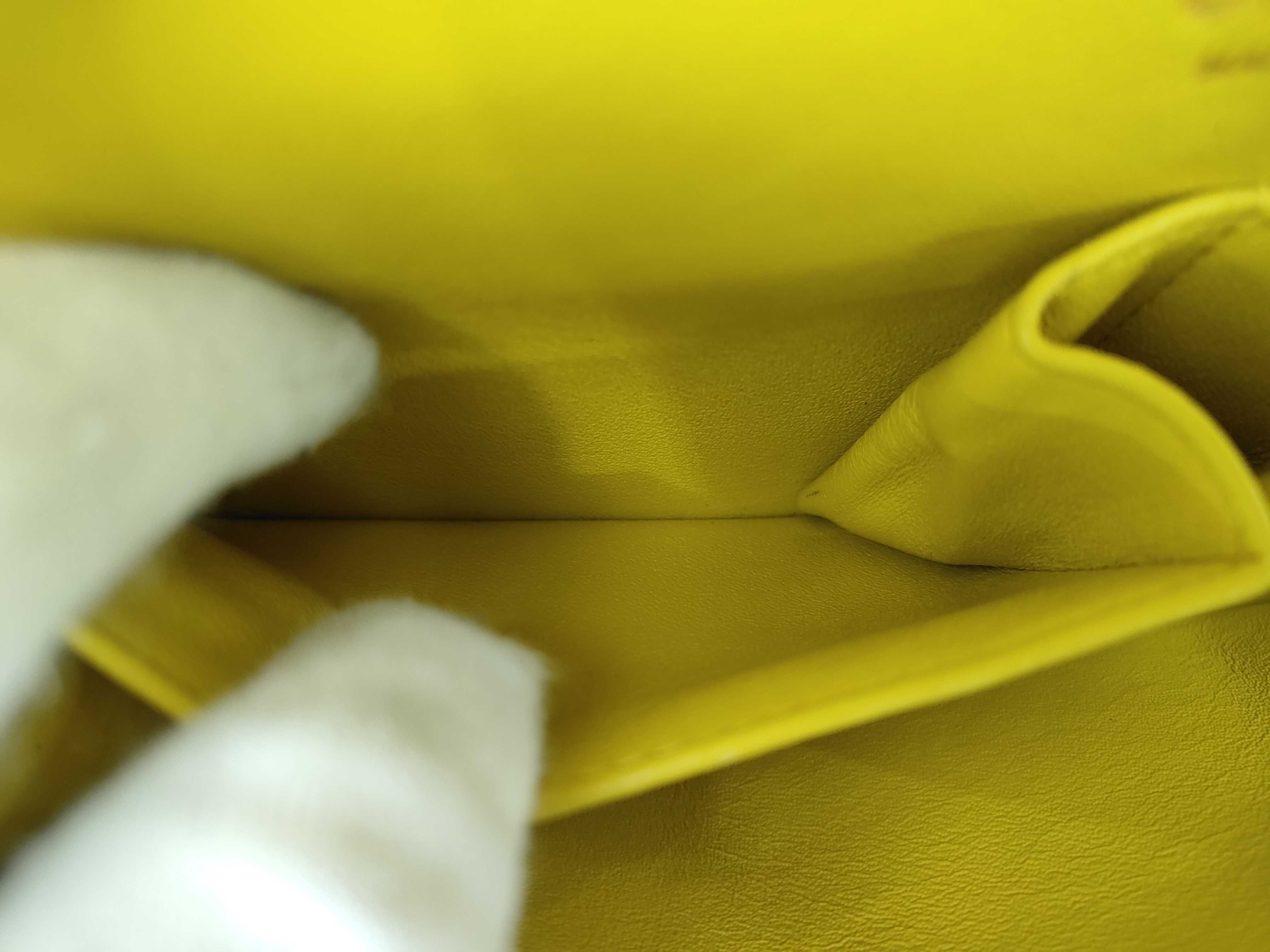 Matelassé 25 Double Flap V-Stitch Lambskin Yellow Chain Shoulder Bag — view 10