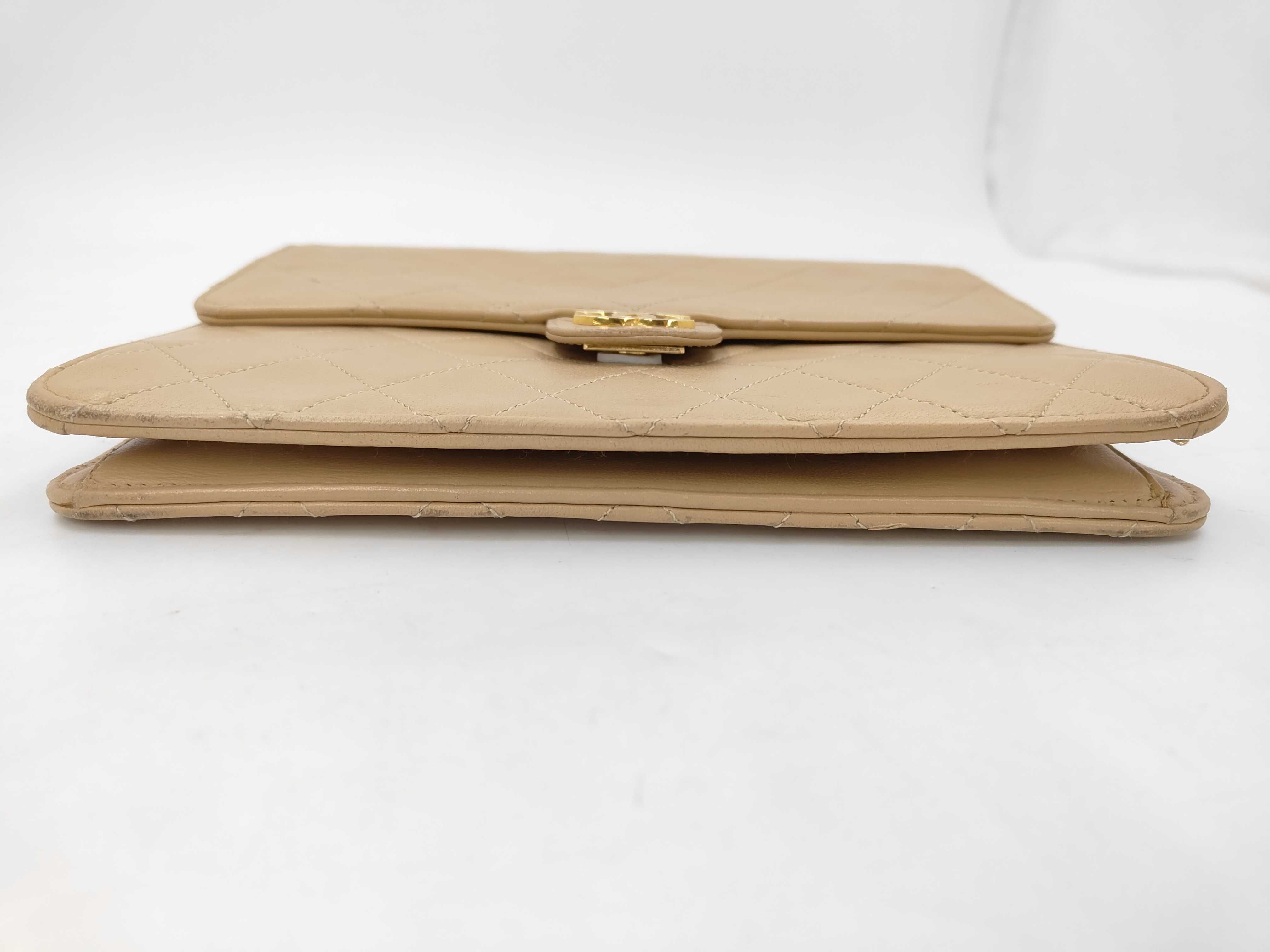 Matelassé Beige Lambskin Single Chain Shoulder Bag — view 6