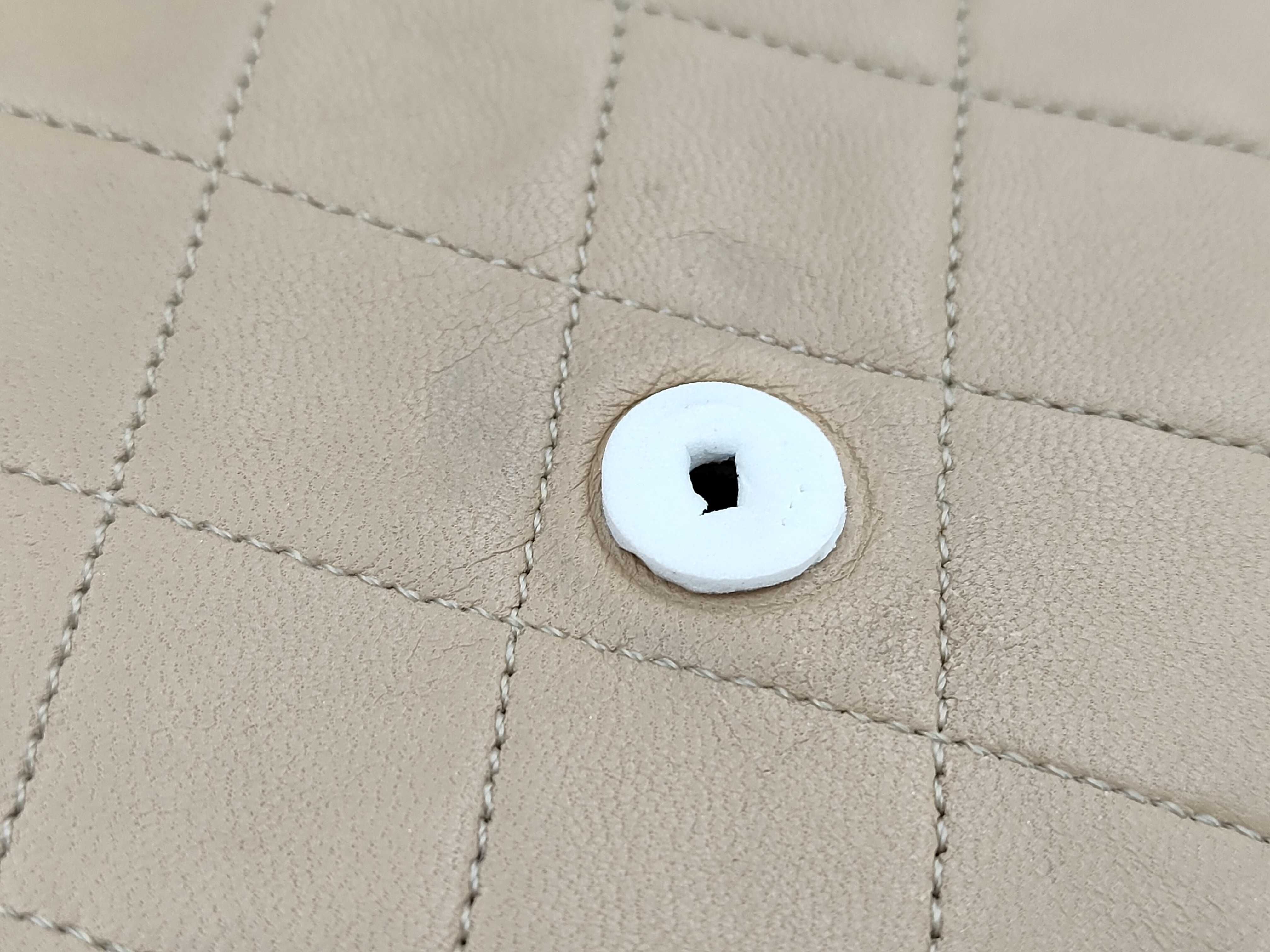 Matelassé Beige Lambskin Single Chain Shoulder Bag — view 9