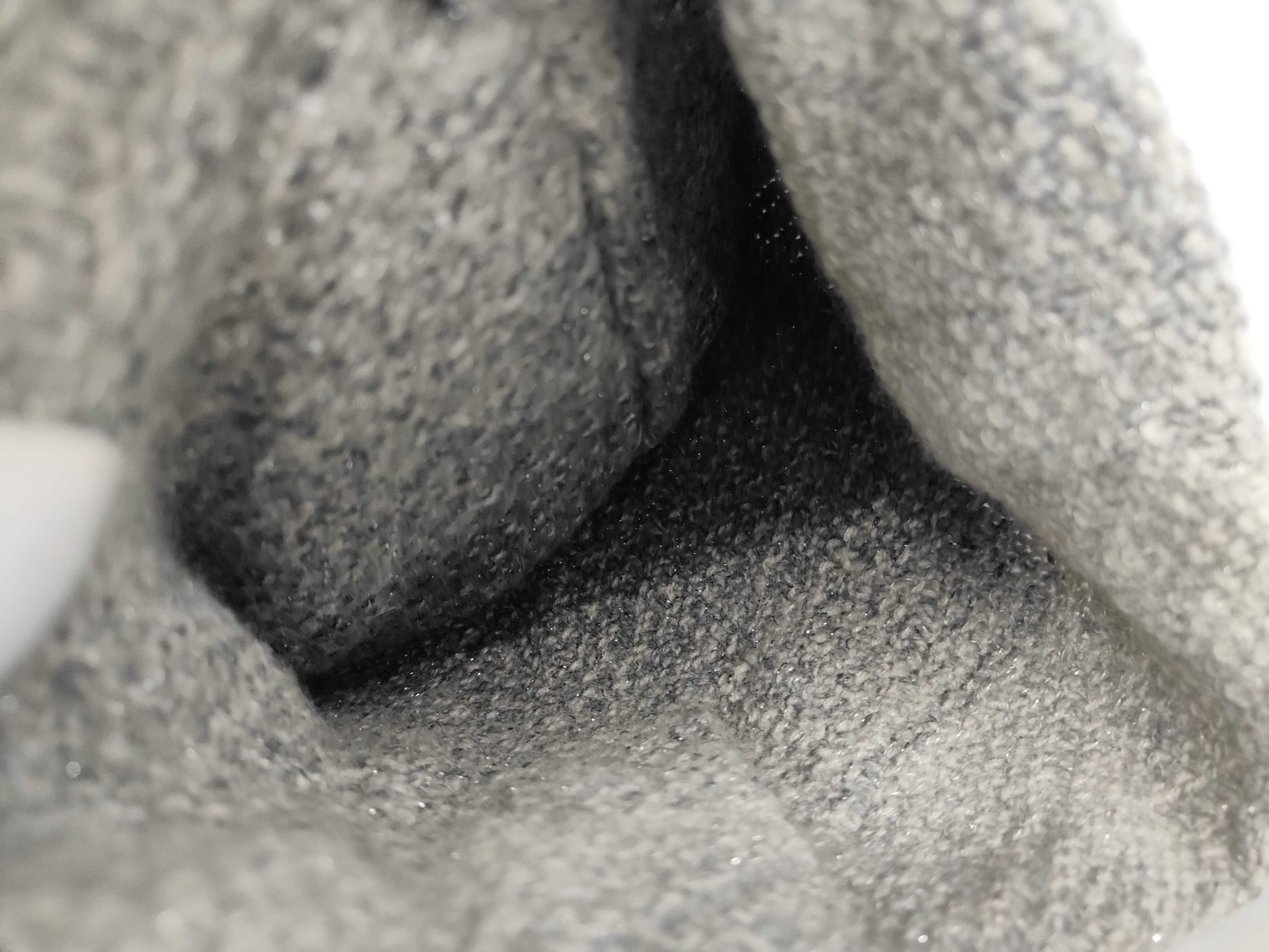 hats and other accessories — view 3