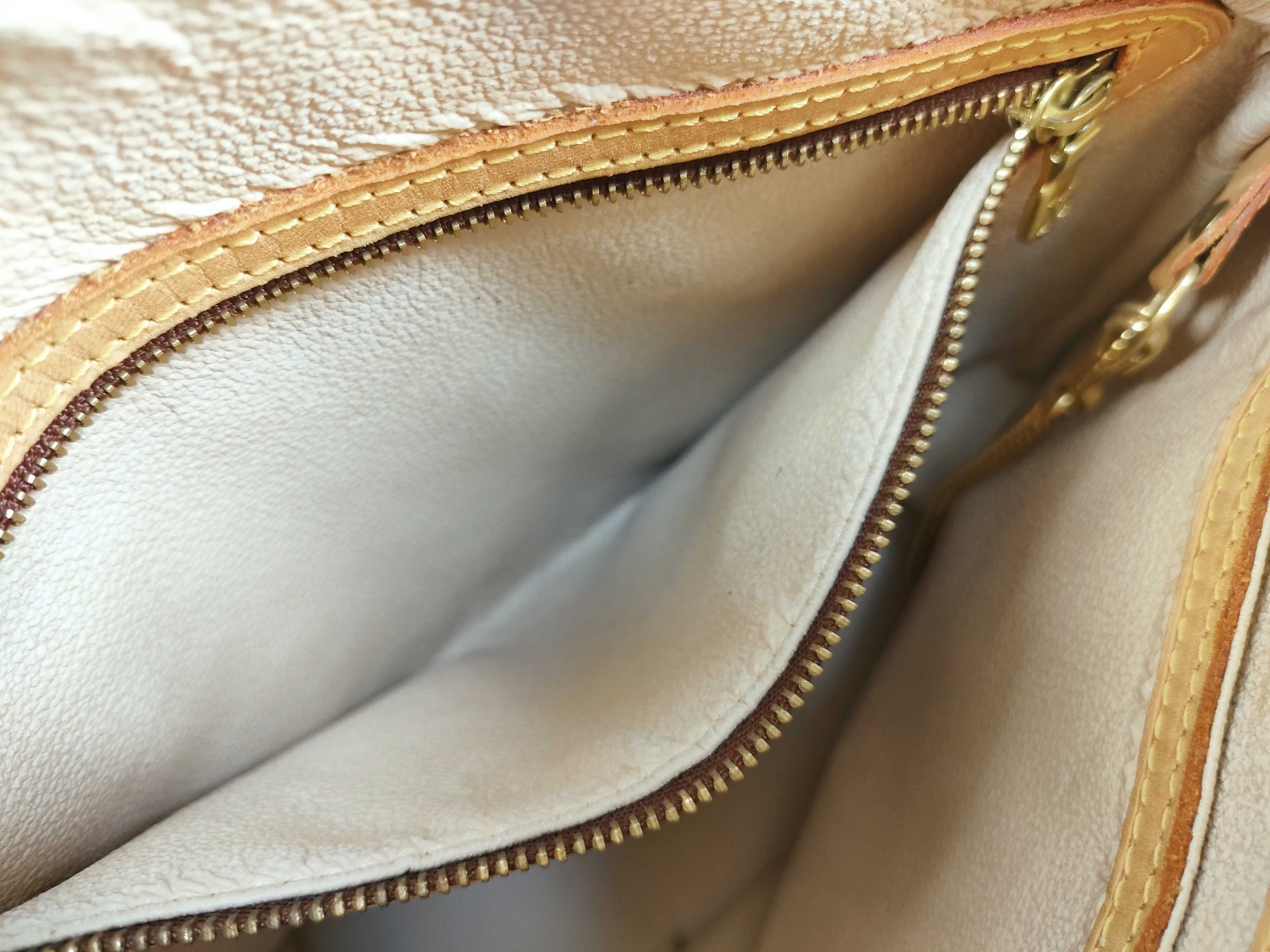 Monogram Bucket PM M42238 Handbag Tote Bag — view 11