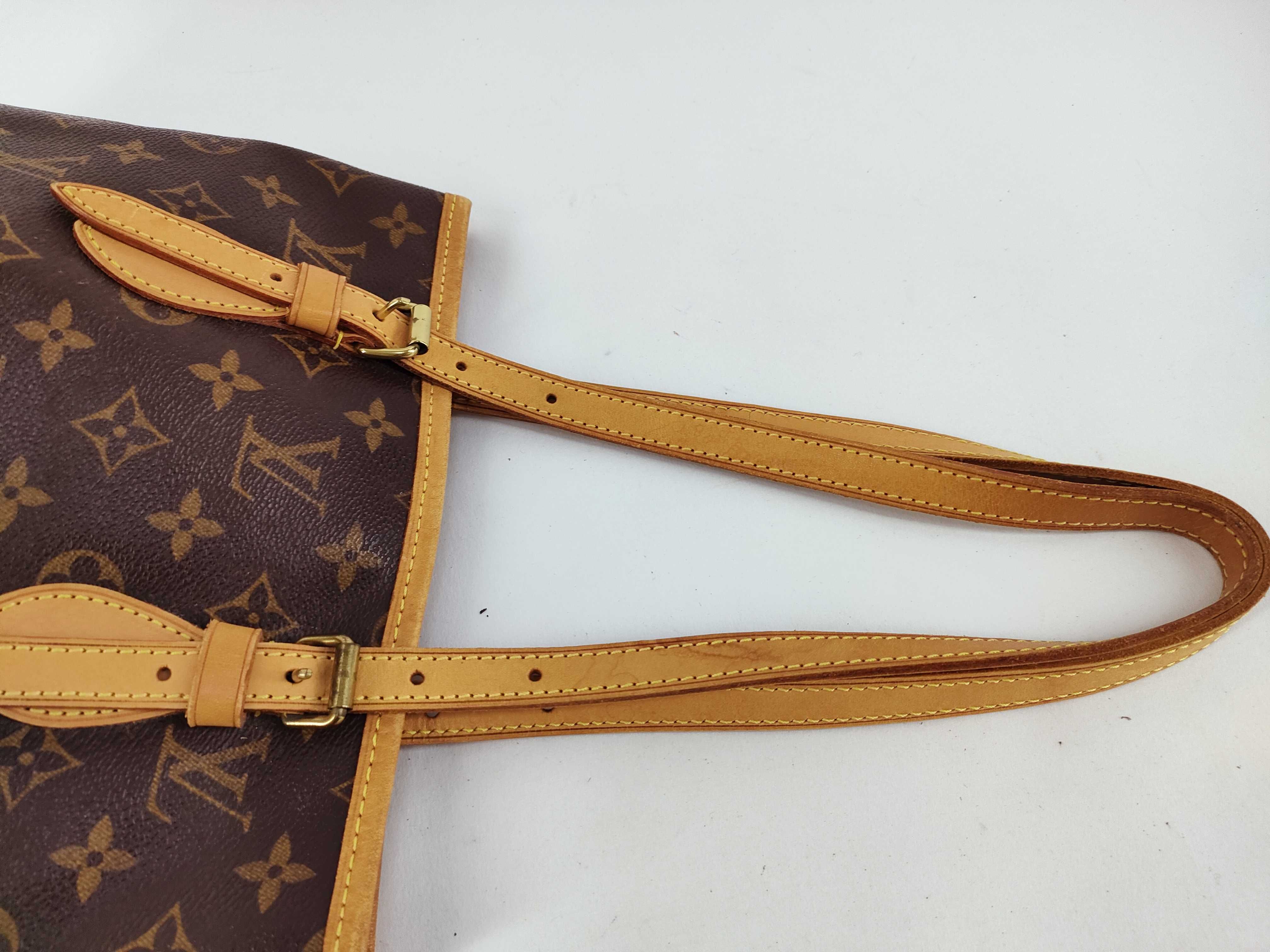 Monogram Bucket PM M42238 Handbag Tote Bag — view 3