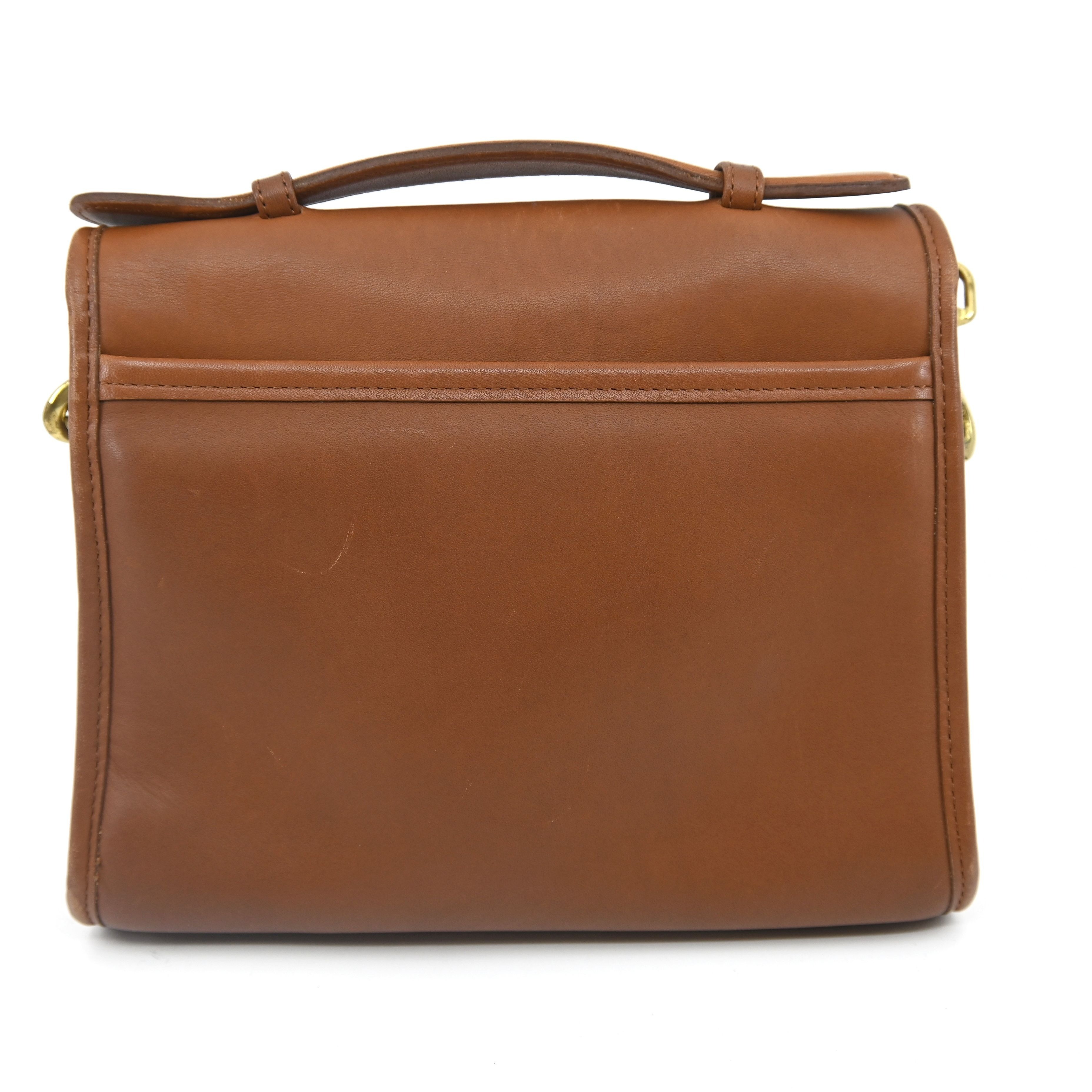 9870 Old Coach bag/handbag with strap — view 3