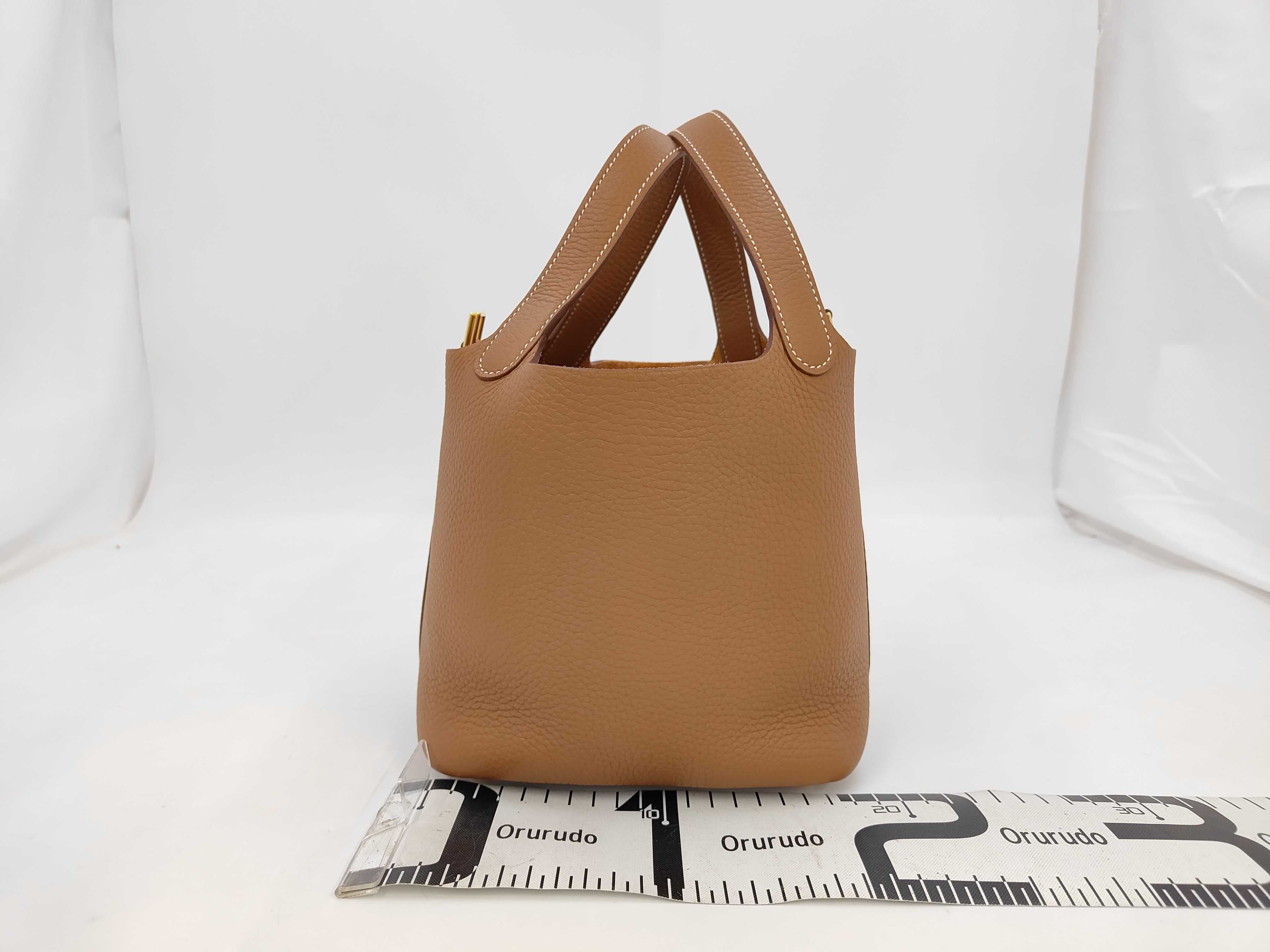 Picotin Lock 18 Gold Taurillon Clemence Leather Handbag with Gold Hardware (G Stamp) — view 2