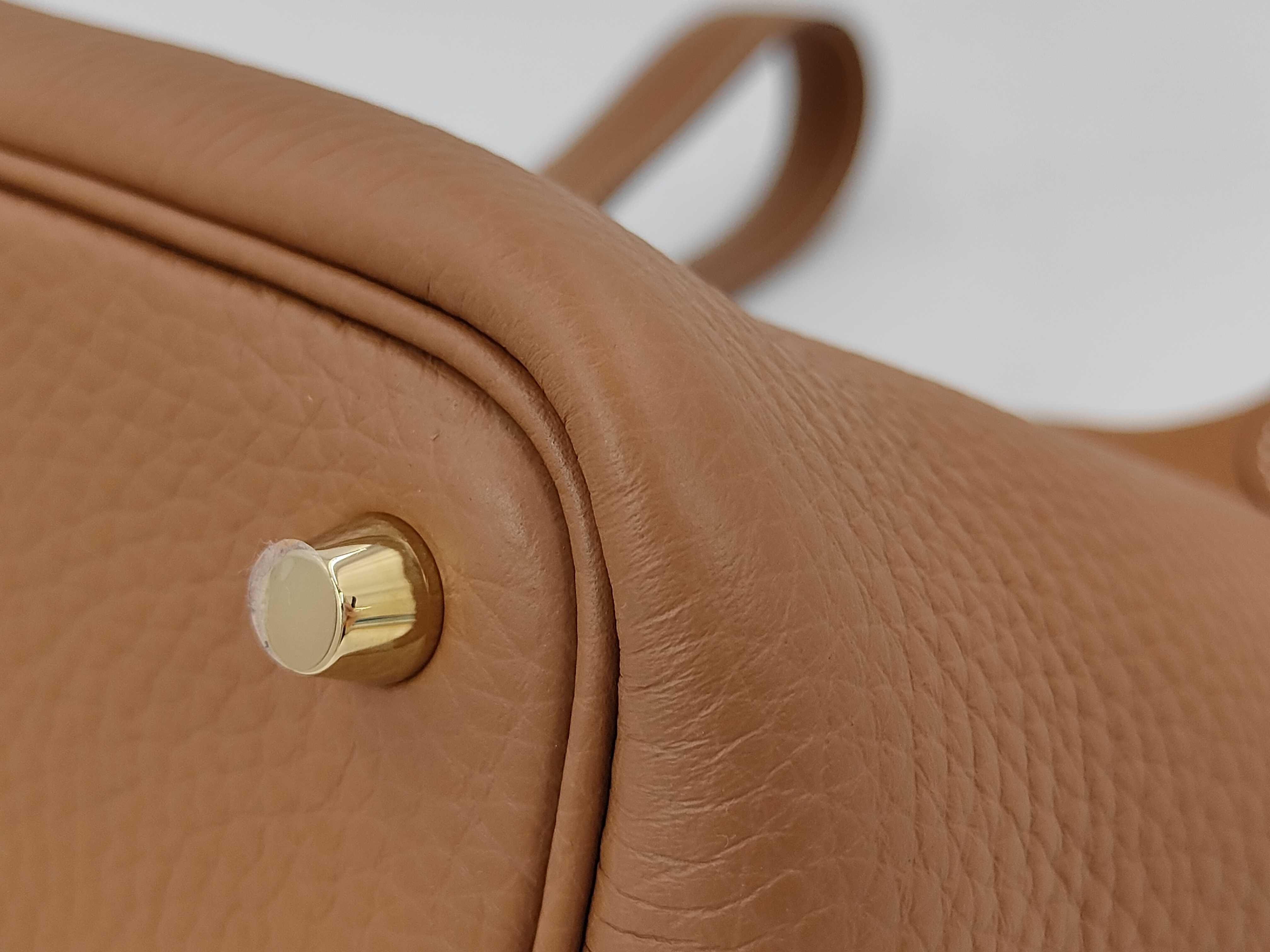 Picotin Lock 18 Gold Taurillon Clemence Leather Handbag with Gold Hardware (G Stamp) — view 3