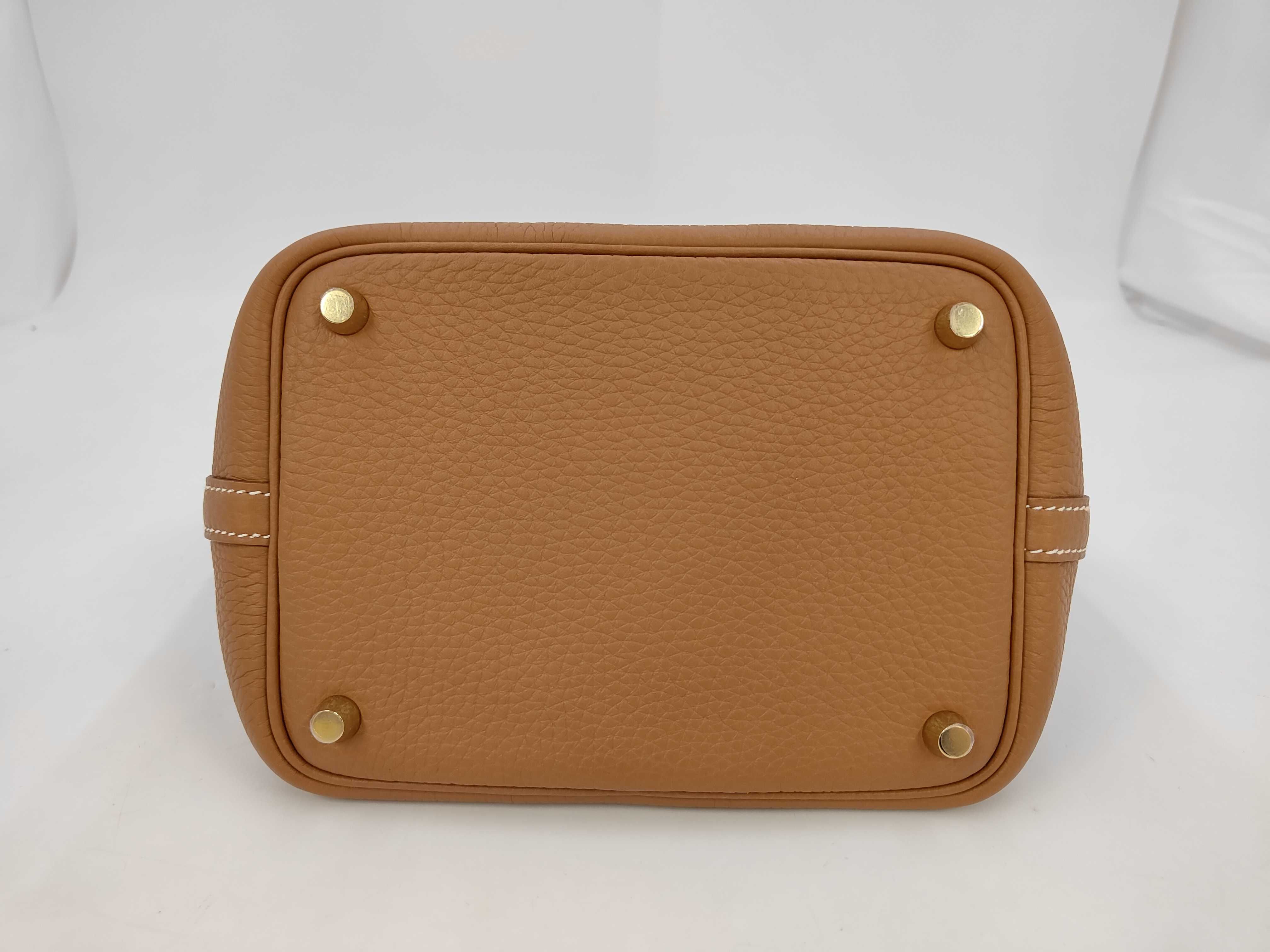 Picotin Lock 18 Gold Taurillon Clemence Leather Handbag with Gold Hardware (G Stamp) — view 4