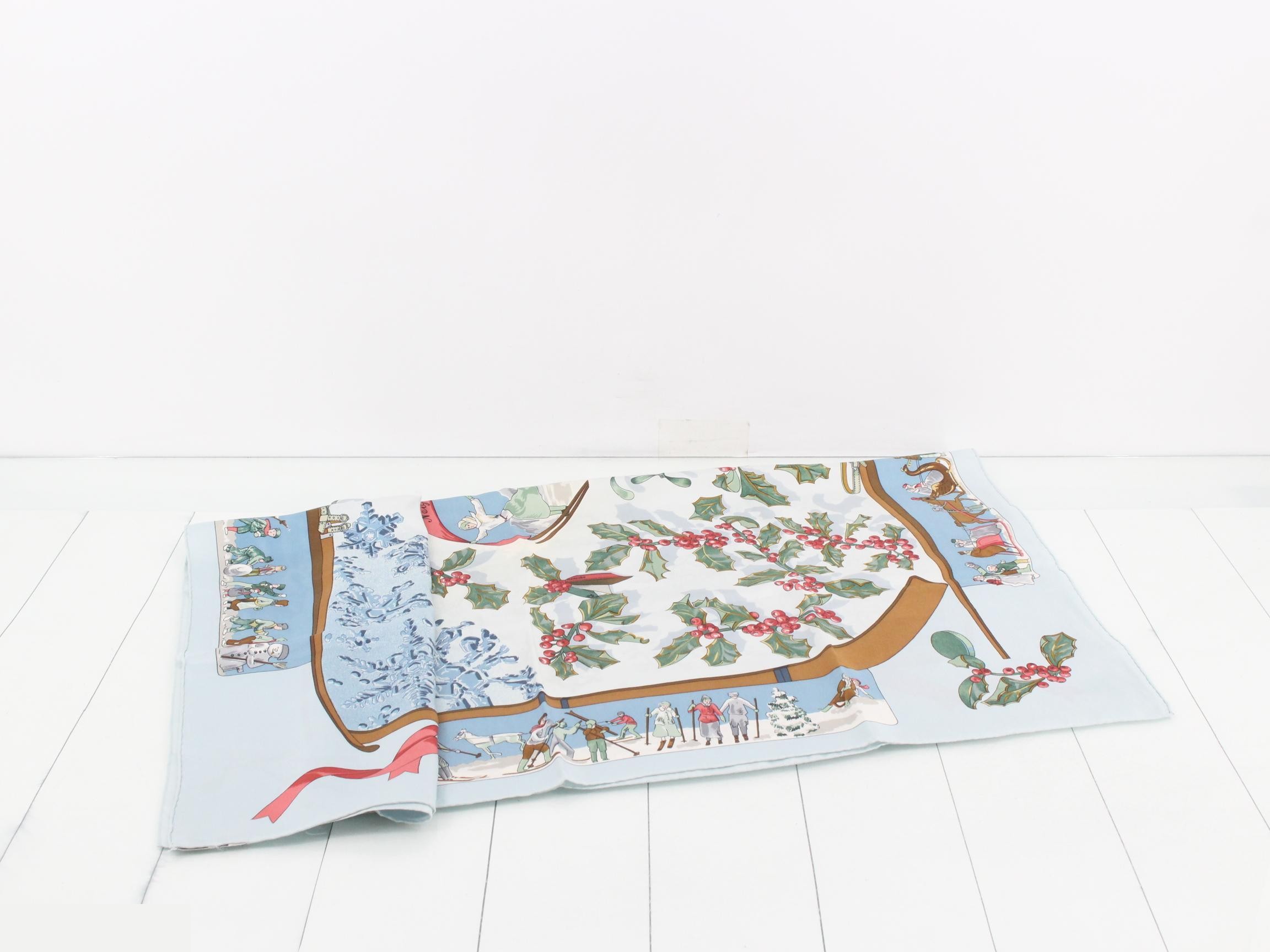 Carre 90 Last Year's Snow Neige dAntan Case — view 3