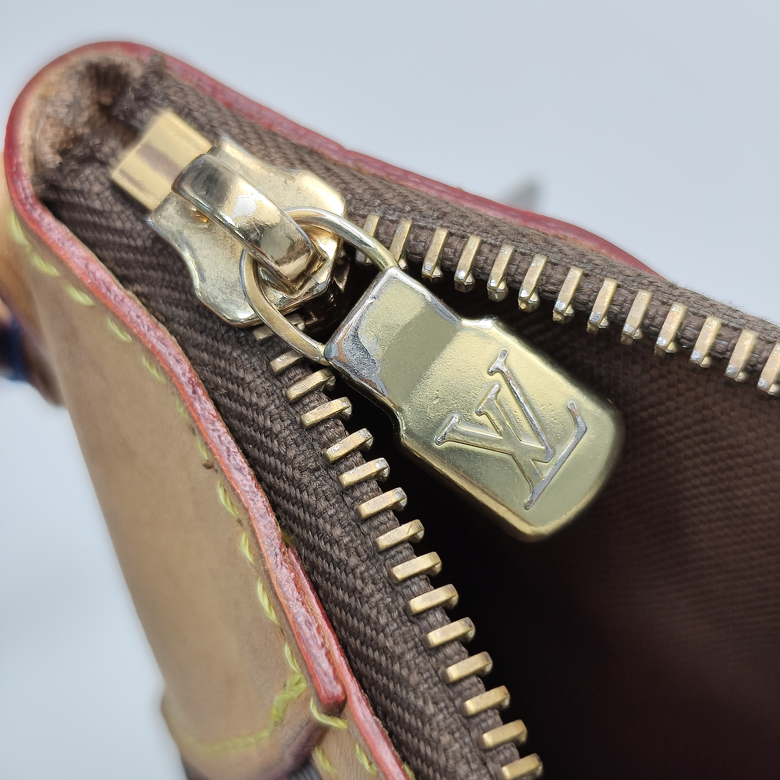 【*Shipped from: China*】LOUIS VUITTON Odeon PU Shoulder Bag — view 12