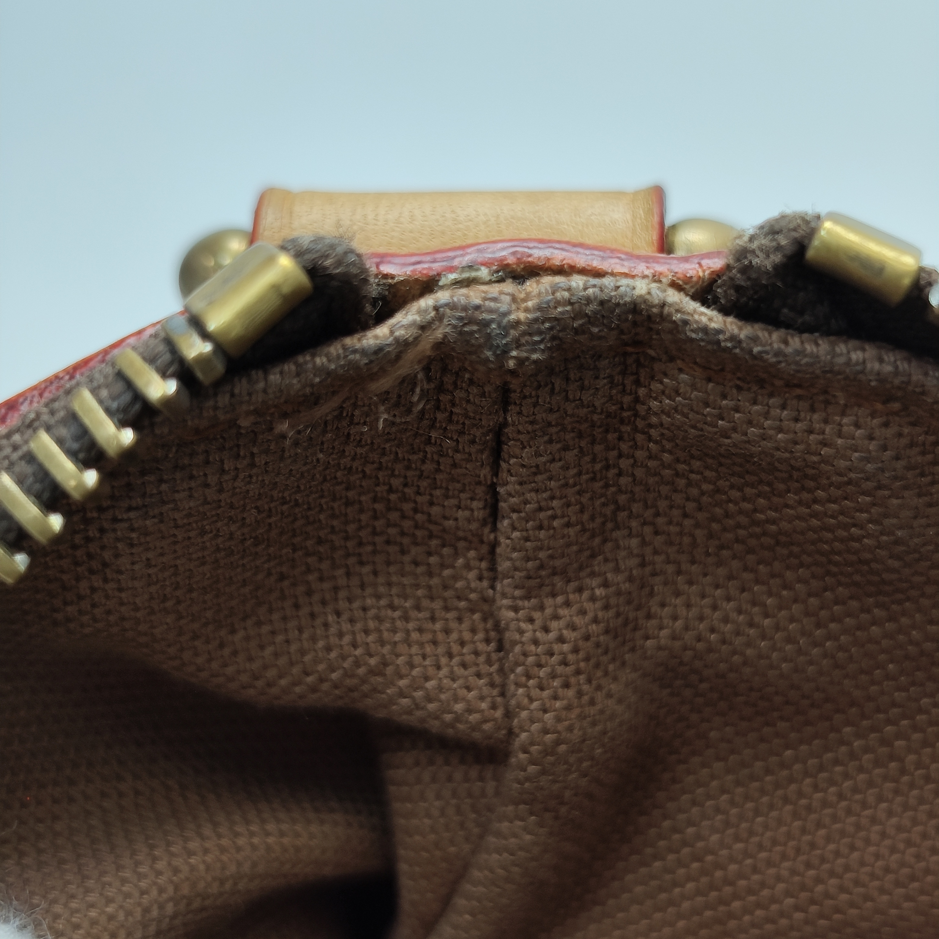 【*Shipped from: China*】LOUIS VUITTON Odeon PU Shoulder Bag — view 15
