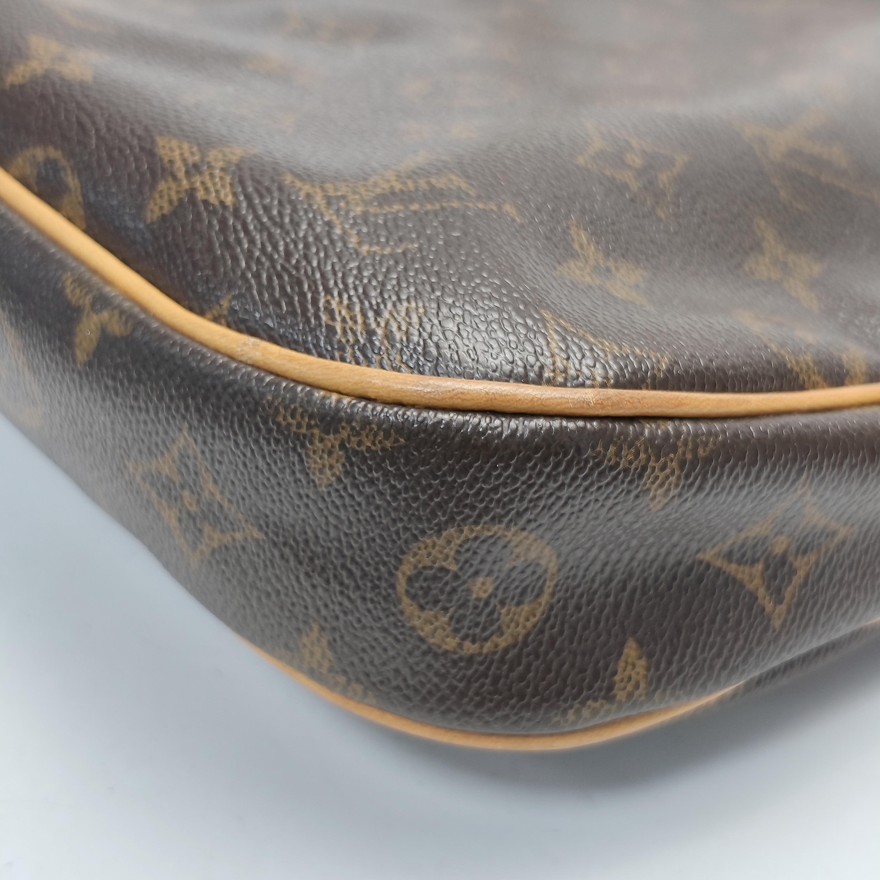 【*Shipped from: China*】LOUIS VUITTON Odeon PU Shoulder Bag — view 4