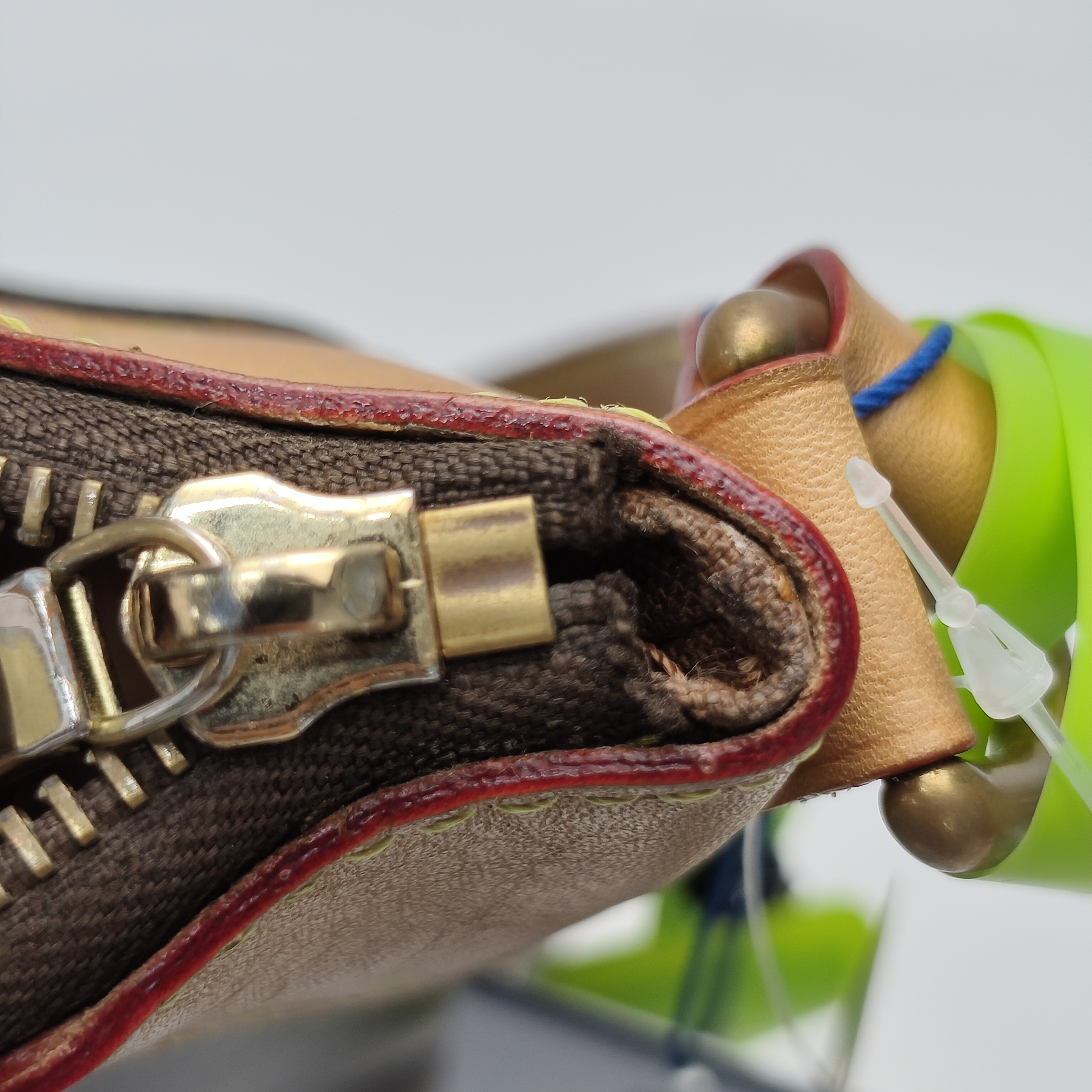 【*Shipped from: China*】LOUIS VUITTON Odeon PU Shoulder Bag — view 6