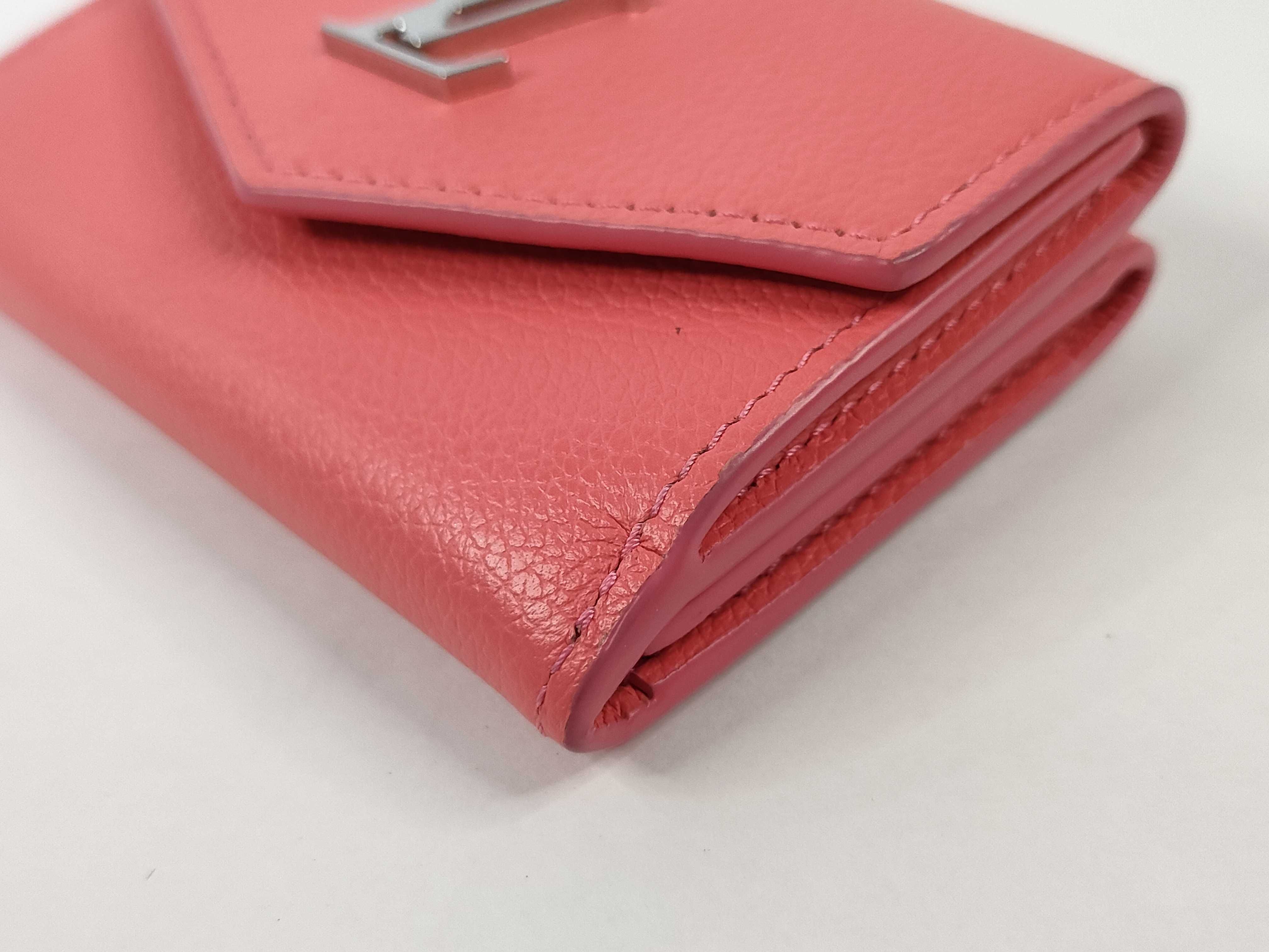 Pink Calf Leather Portefeuille Lockmini Wallet — view 3