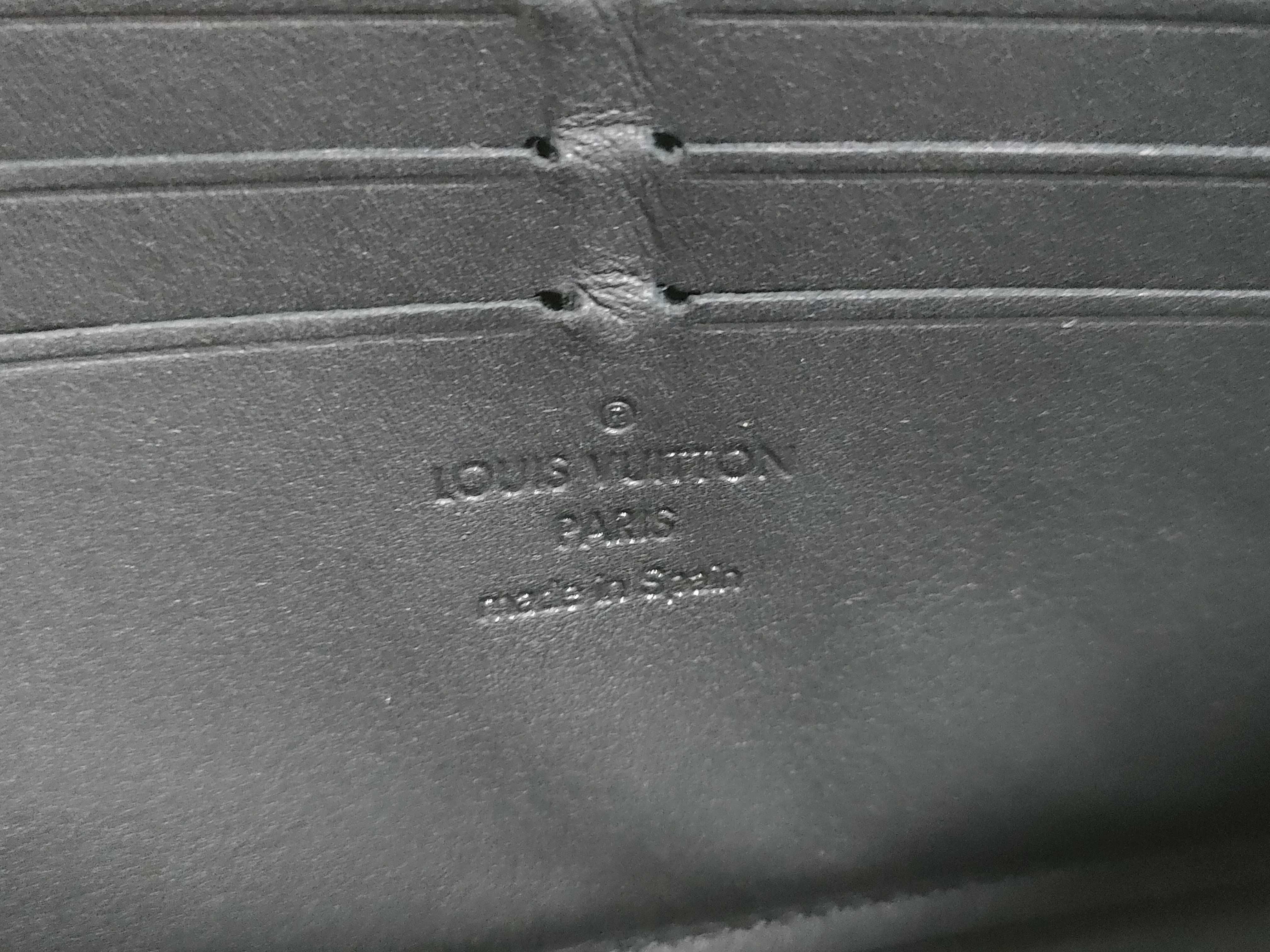 LV Aerogram Zippy Wallet Long Wallet M69831 Noir/Black RFID detected — view 9