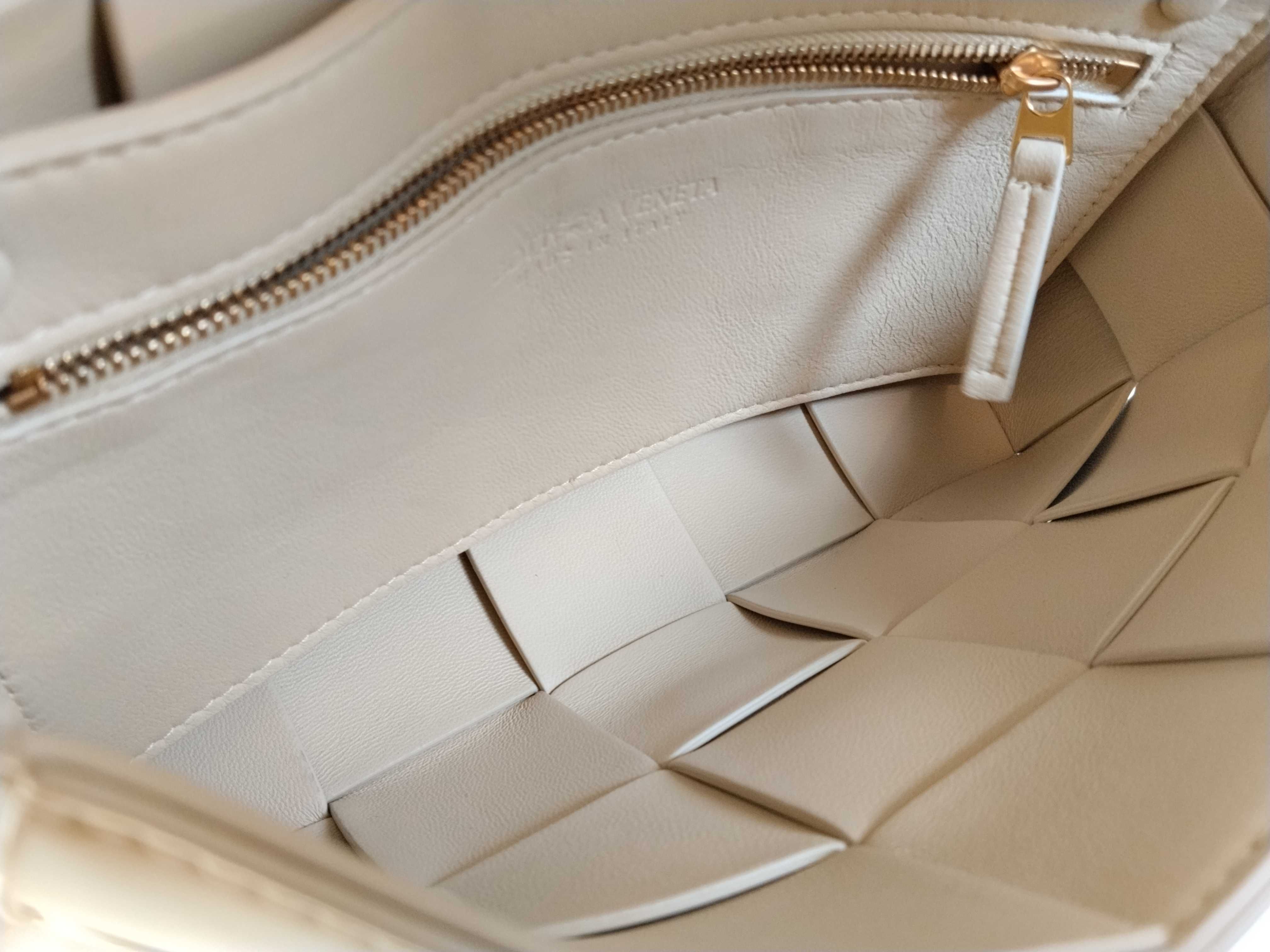Maxi Intrecciato Cassette Leather Shoulder Bag — view 8