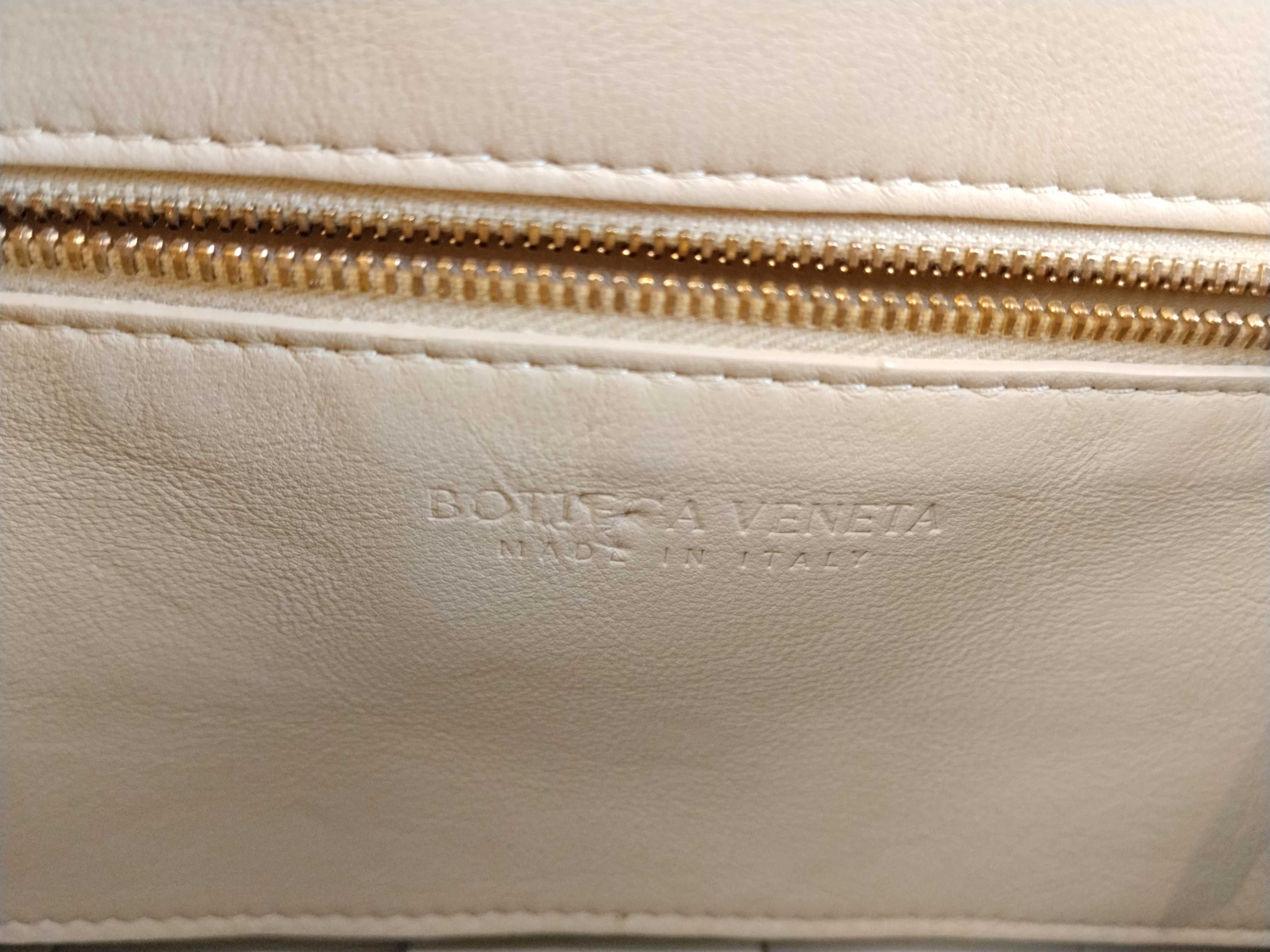 Maxi Intrecciato Cassette Leather Shoulder Bag — view 10