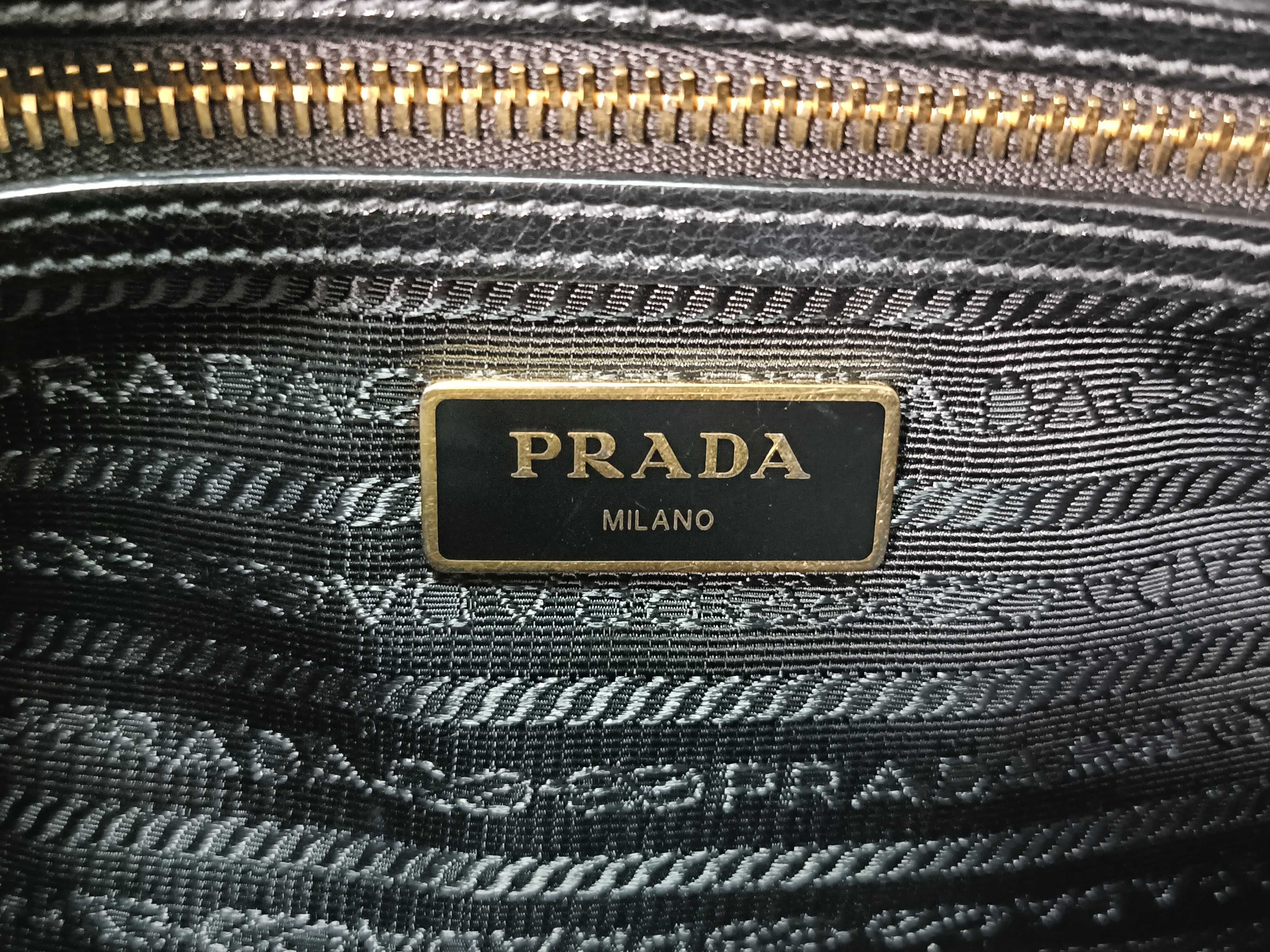 Logo Leather Shoulder Bag Black Shoulder Bag — view 4