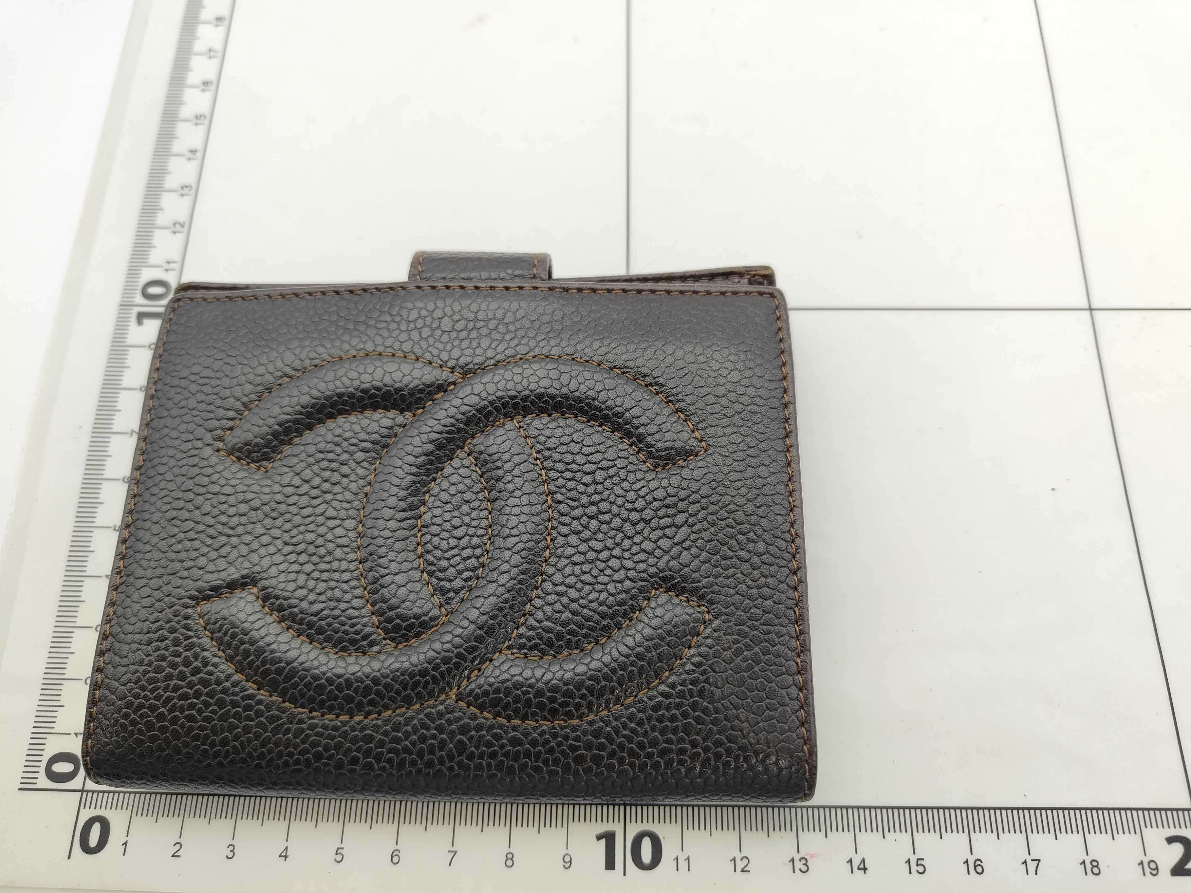 Caviar Skin / 4513063 / Folding Wallet / Leather Wallet — view 2