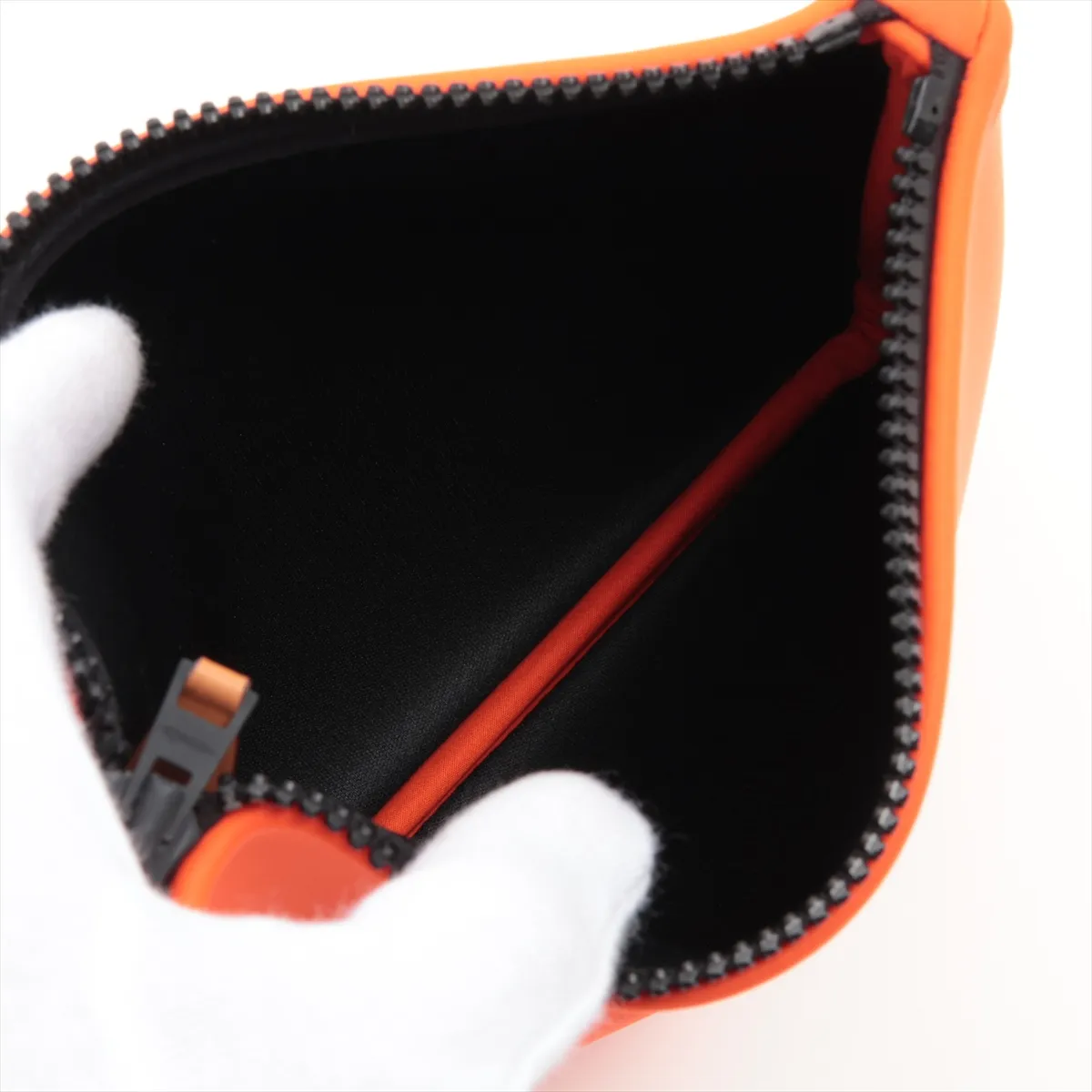 Trousse Flat PM Neoban Polyamide Pouch Orange Black Hardware — view 3