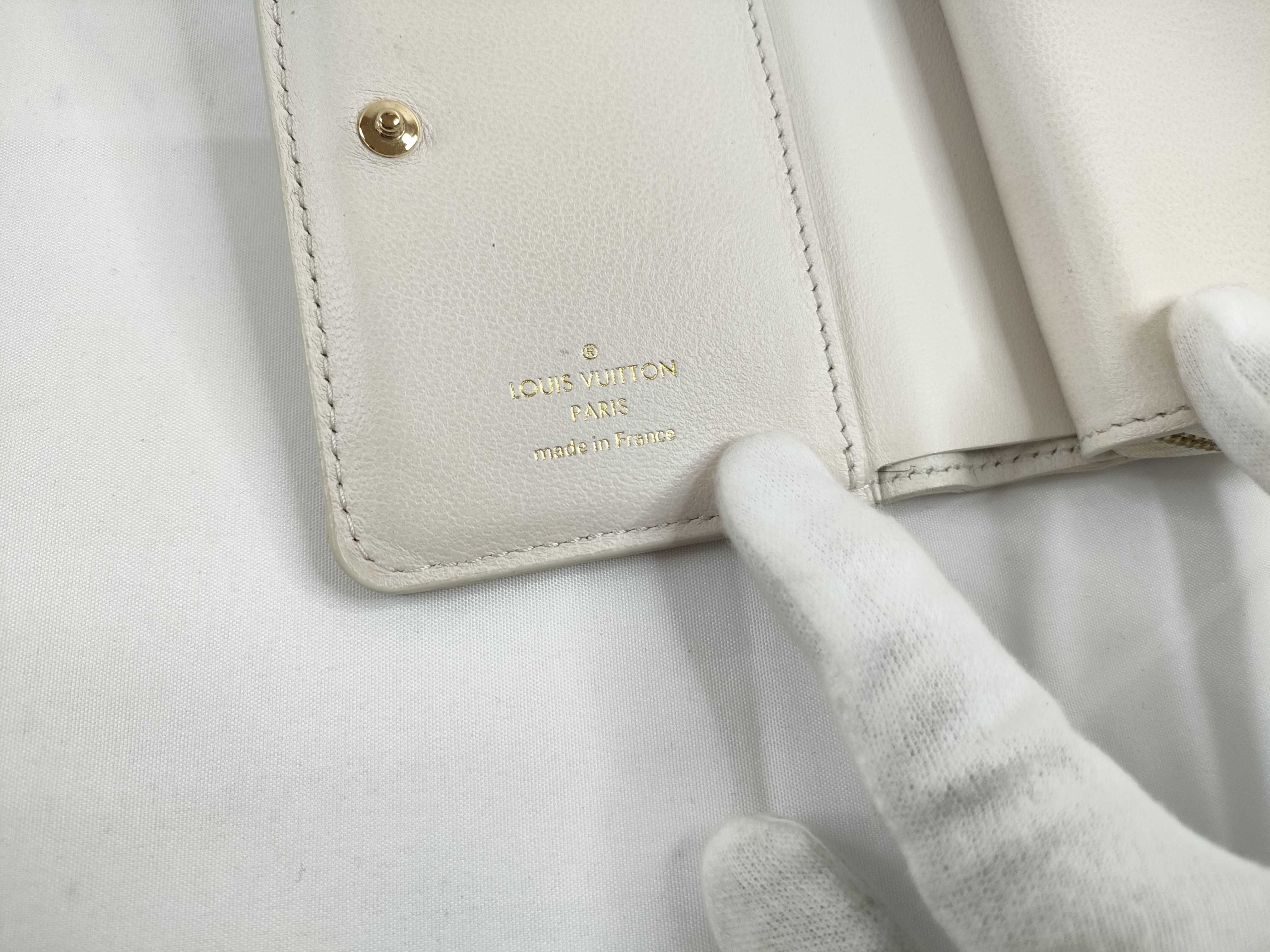 Portefeuille Lou Bi-fold Wallet — view 9